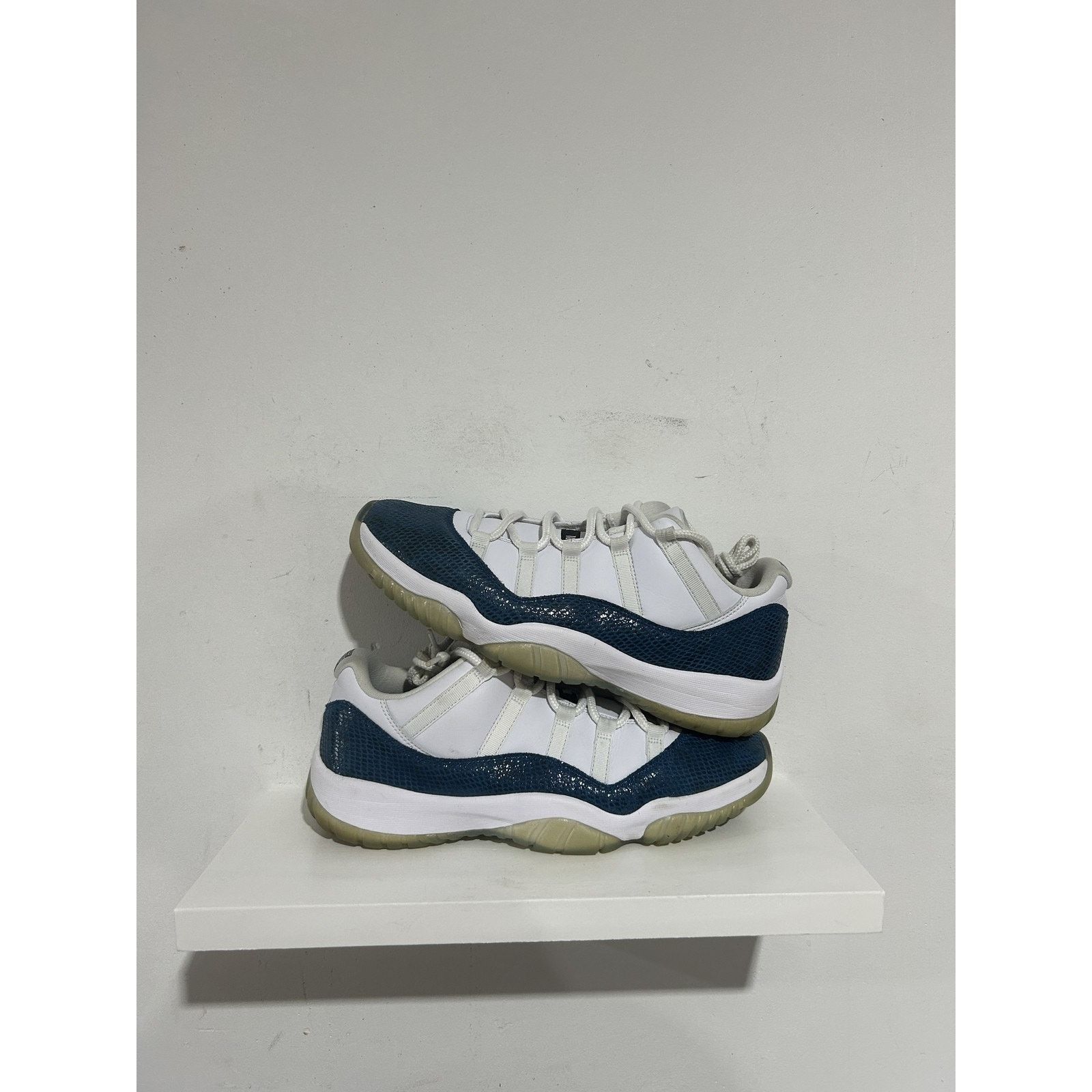 Jordan Brand JORDAN 11 LOW SNAKE SKIN 2019 SIZE 12 PREOWNED Size US 12 / EU 45 - 1 Thumbnail