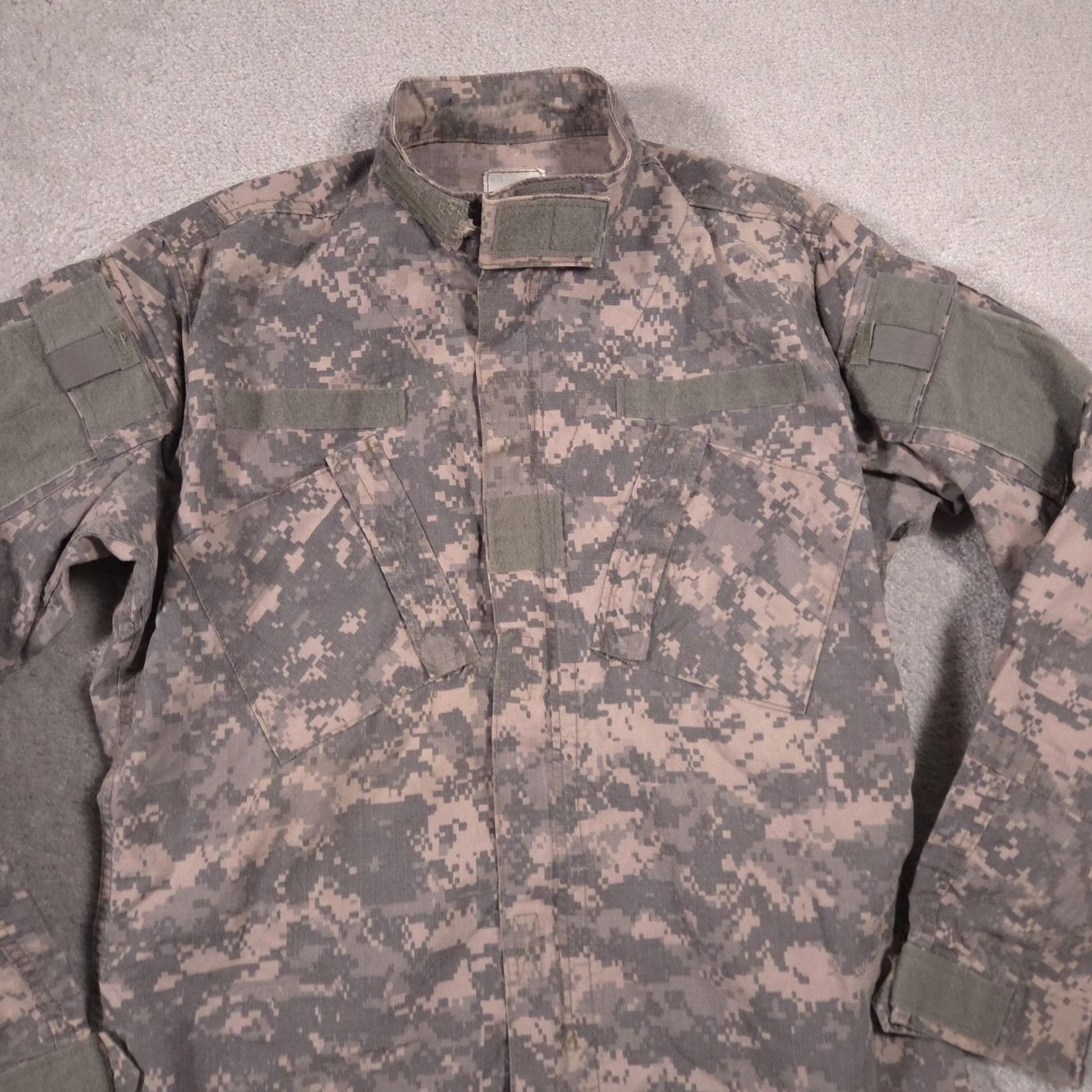 Vintage VINTAGE US Army ACU Jacket Mens Medium Long Gray Digital Camo Combat UCP Field Uniform Size US M / EU 48-50 / 2 - 4 Thumbnail