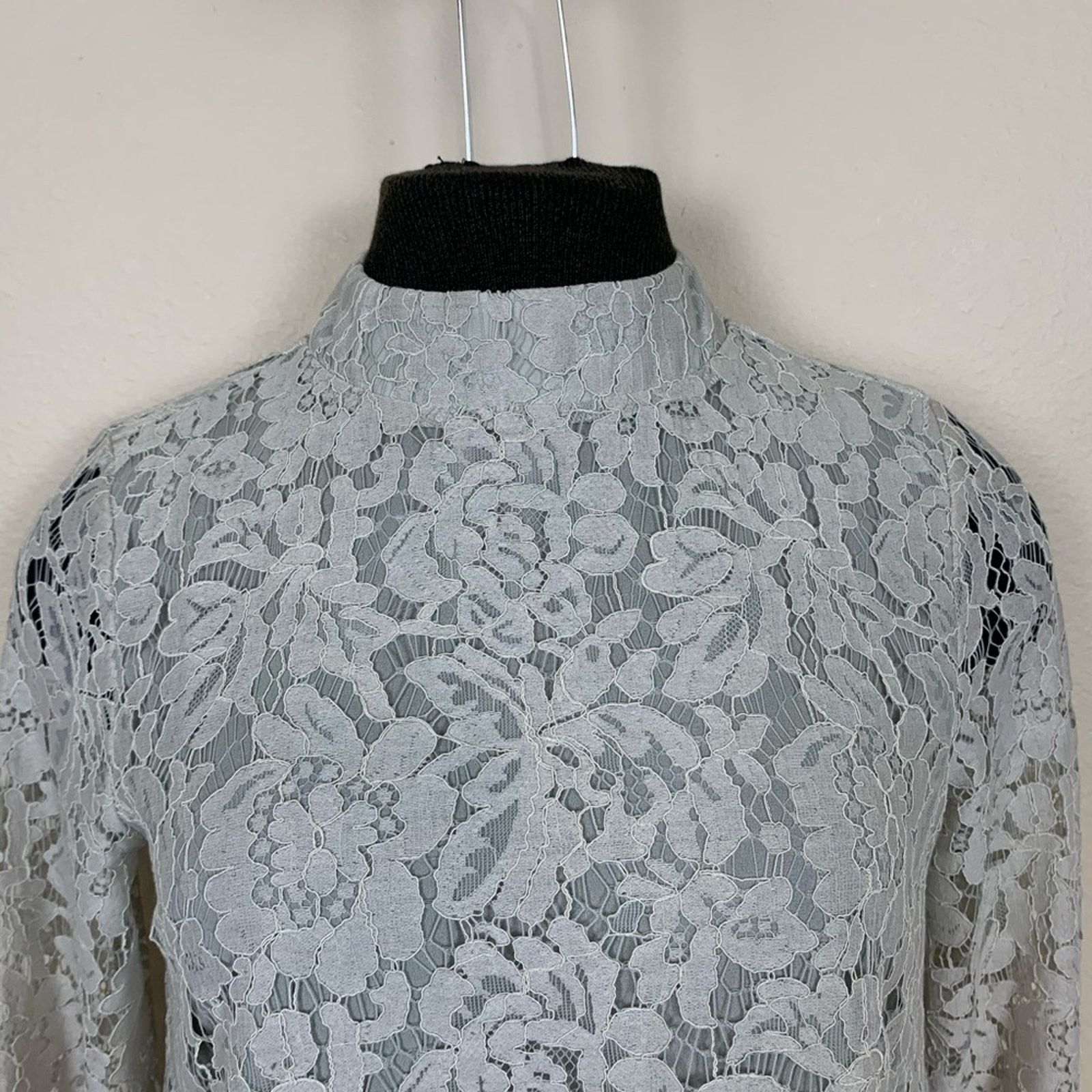 Chaser Brand Chaser Vintage Lace Mock Neck Top Light Gray M Size M / US 6-8 / IT 42-44 - 5 Thumbnail