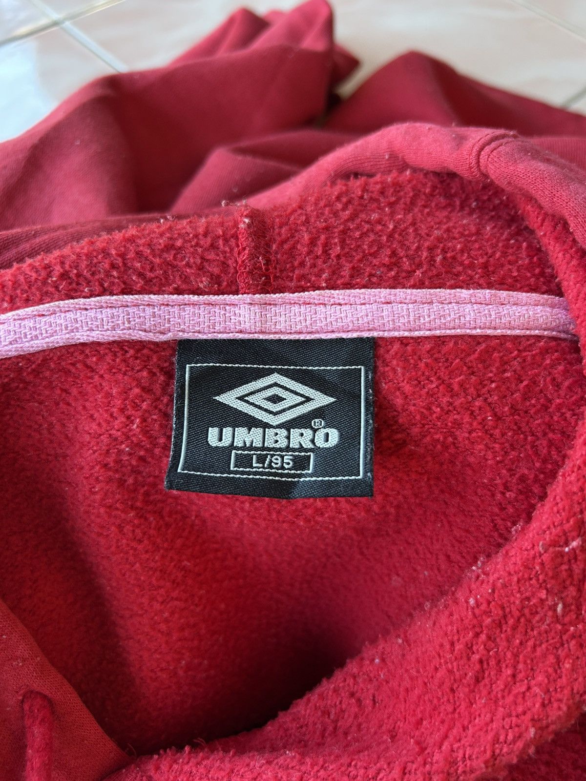 Umbro Vintage Umbro Big Logo Sunfaded Hoodie Size US L / EU 52-54 / 3 - 10 Thumbnail