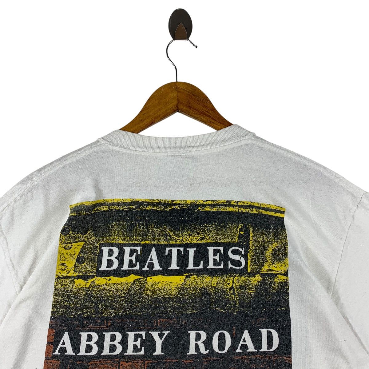 Band Tees Vintage y2k THE BEATLES Abbey Road band tees Size US L / EU 52-54 / 3 - 11 Thumbnail