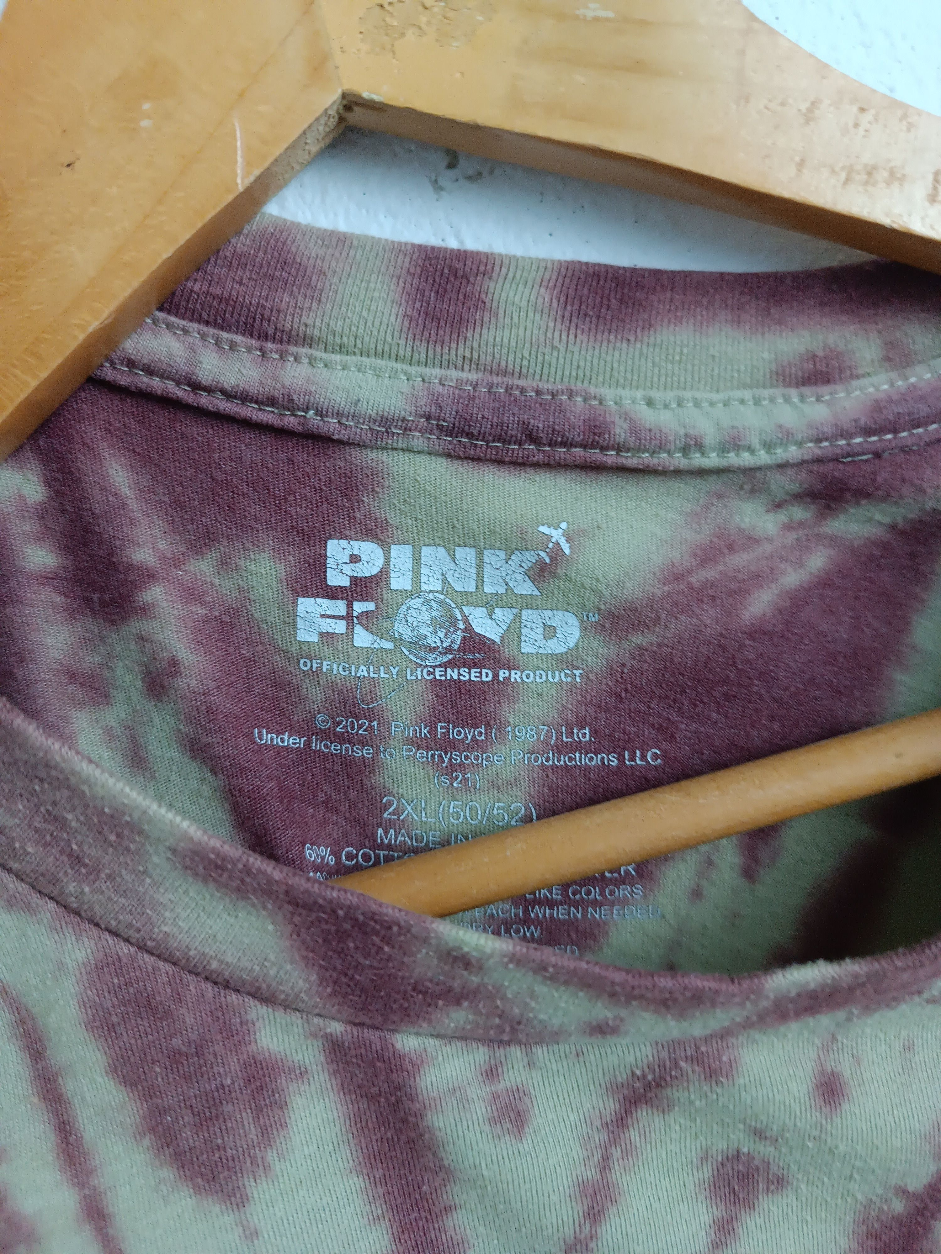 Pink Floyd VINTAGE PINK FLOYD WORLD TOUR 87 REISSUE TIE DYE VERY RARE Size US XXL / EU 58 / 5 - 8 Thumbnail
