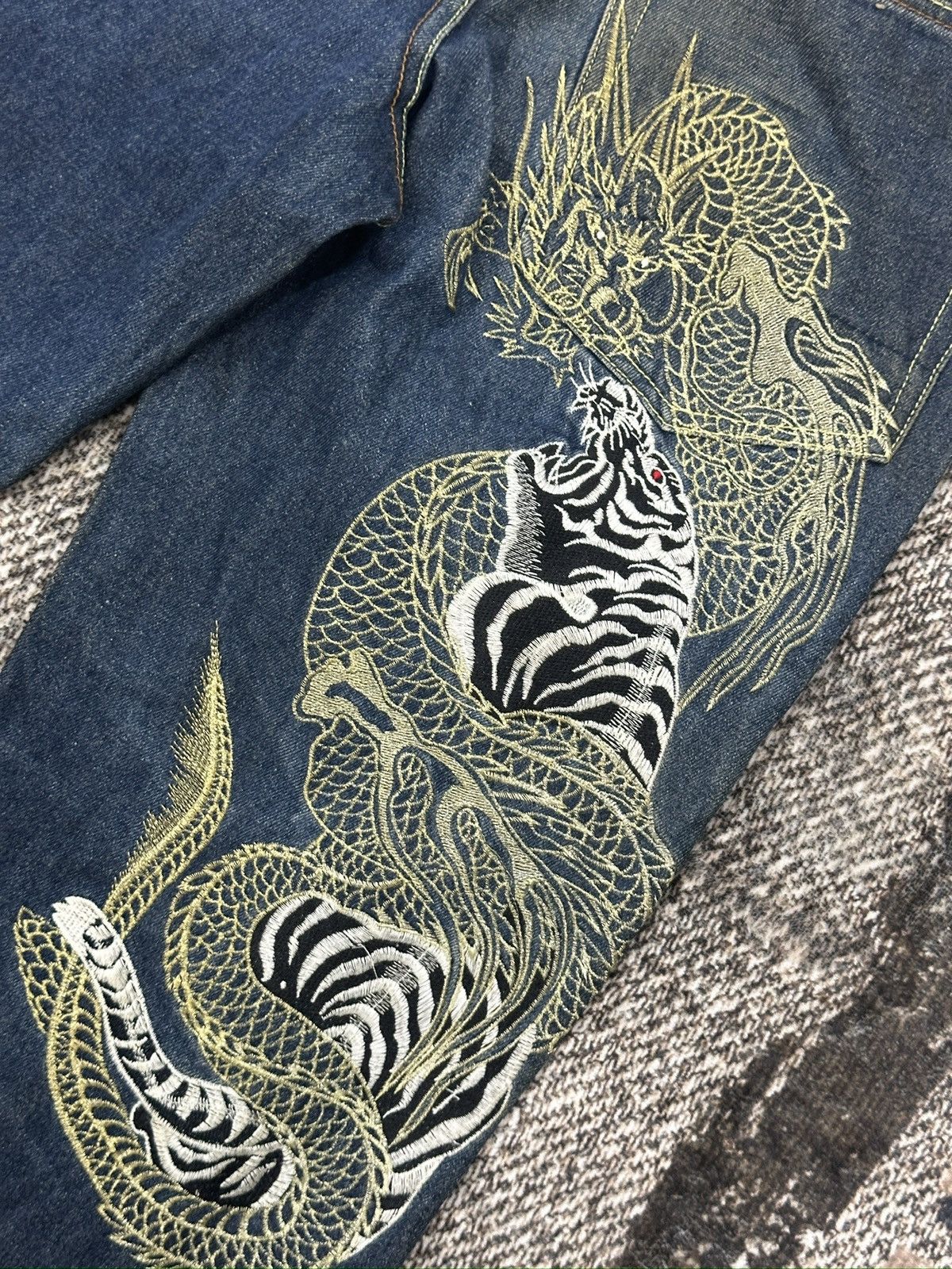 Japanese Brand Evisu Jeans With Embroidered Dragon Vs Tiger Theme Size US 33 - 8 Thumbnail