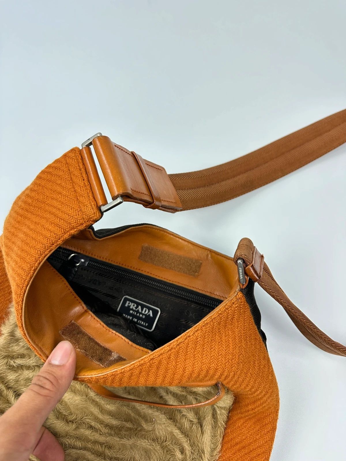 Prada Prada Milano FW99 Fur & Wool Sling Bag Crossbody Orange Flat Size ONE SIZE - 13 Thumbnail