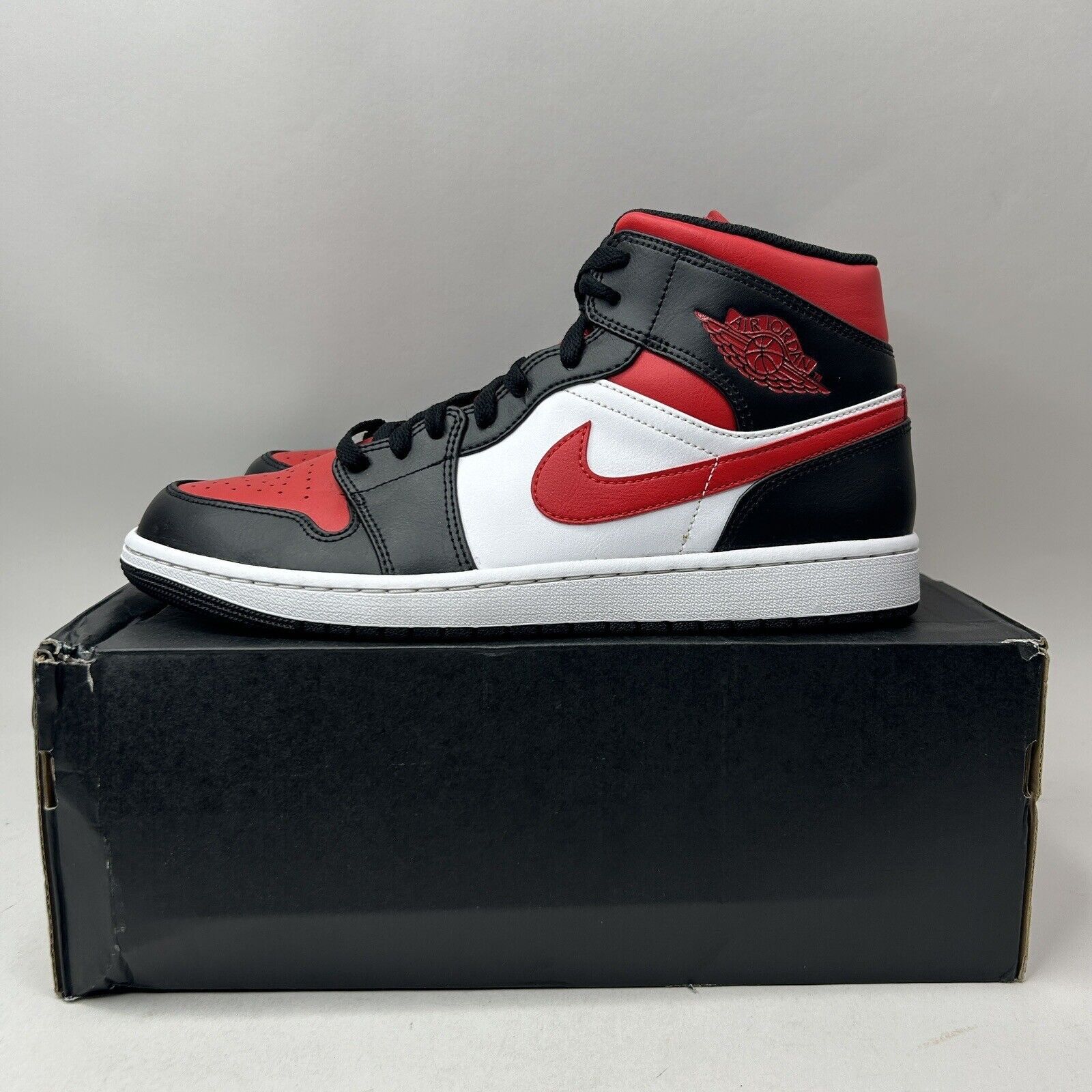 Jordan Brand Nike Air Jordan 1 Mid Retro “Chicago/Bred Toe” 2023 Size US 11 / EU 44 - 6 Thumbnail