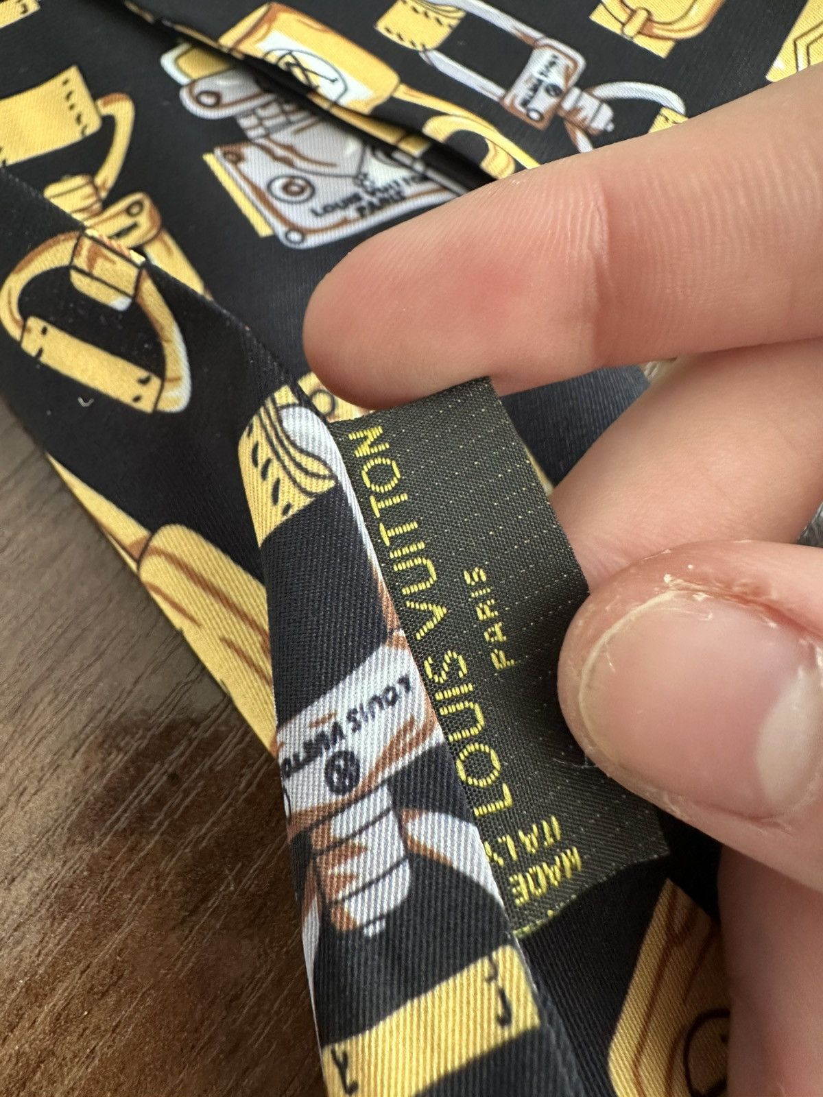Louis Vuitton Bandeau silk scarf Louis Vuitton Black in Silk Size ONE SIZE - 5 Thumbnail