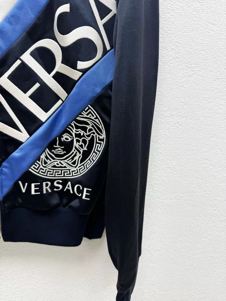 Versace Versace Embroidered zip-up shirt jacket Size US S / EU 44-46 / 1 - 5 Thumbnail