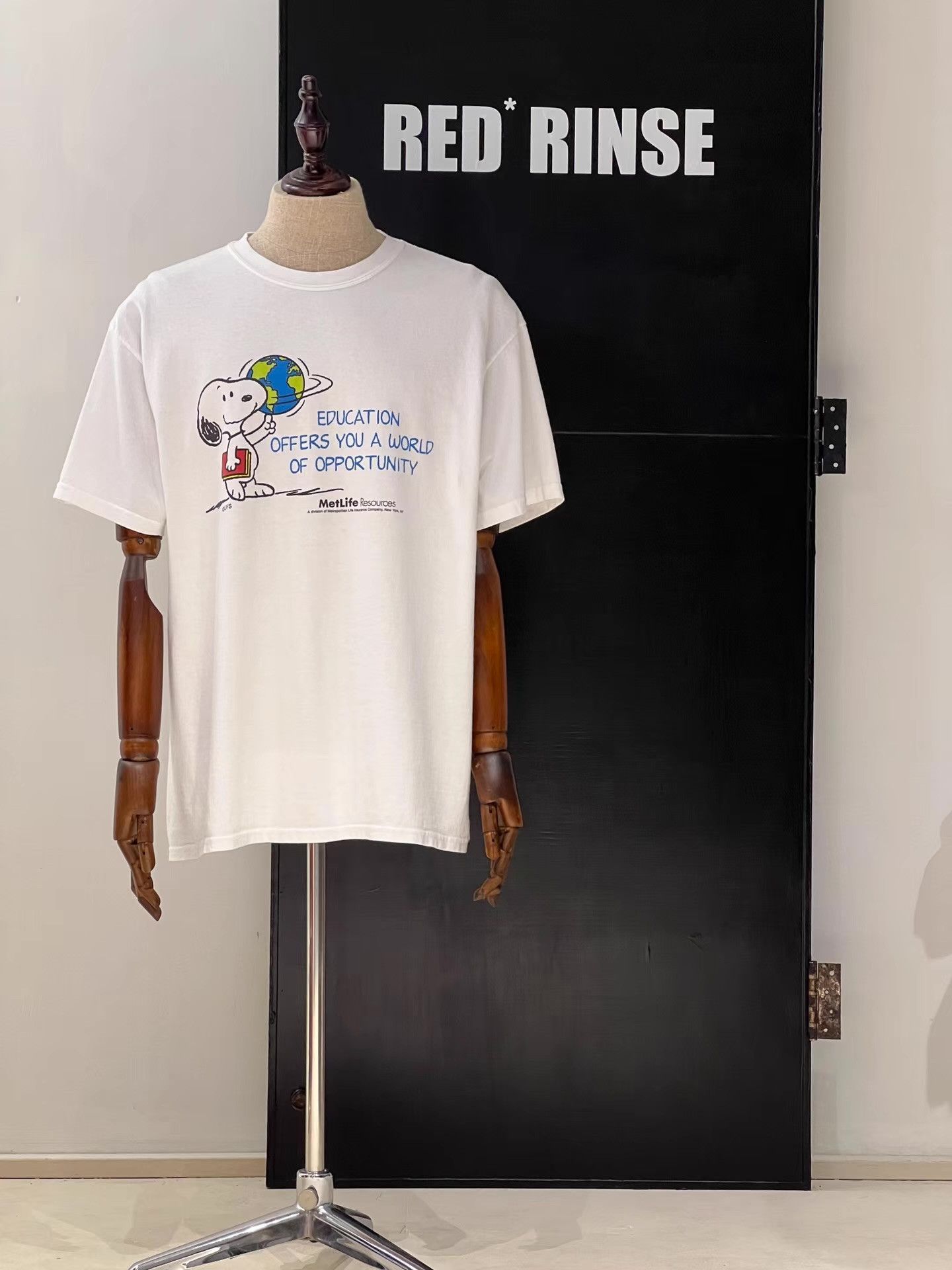 Vintage Vintage SnoopyUniversalEdition Short Sleeve T-shirt Q13 Size US L / EU 52-54 / 3 - 1 Thumbnail