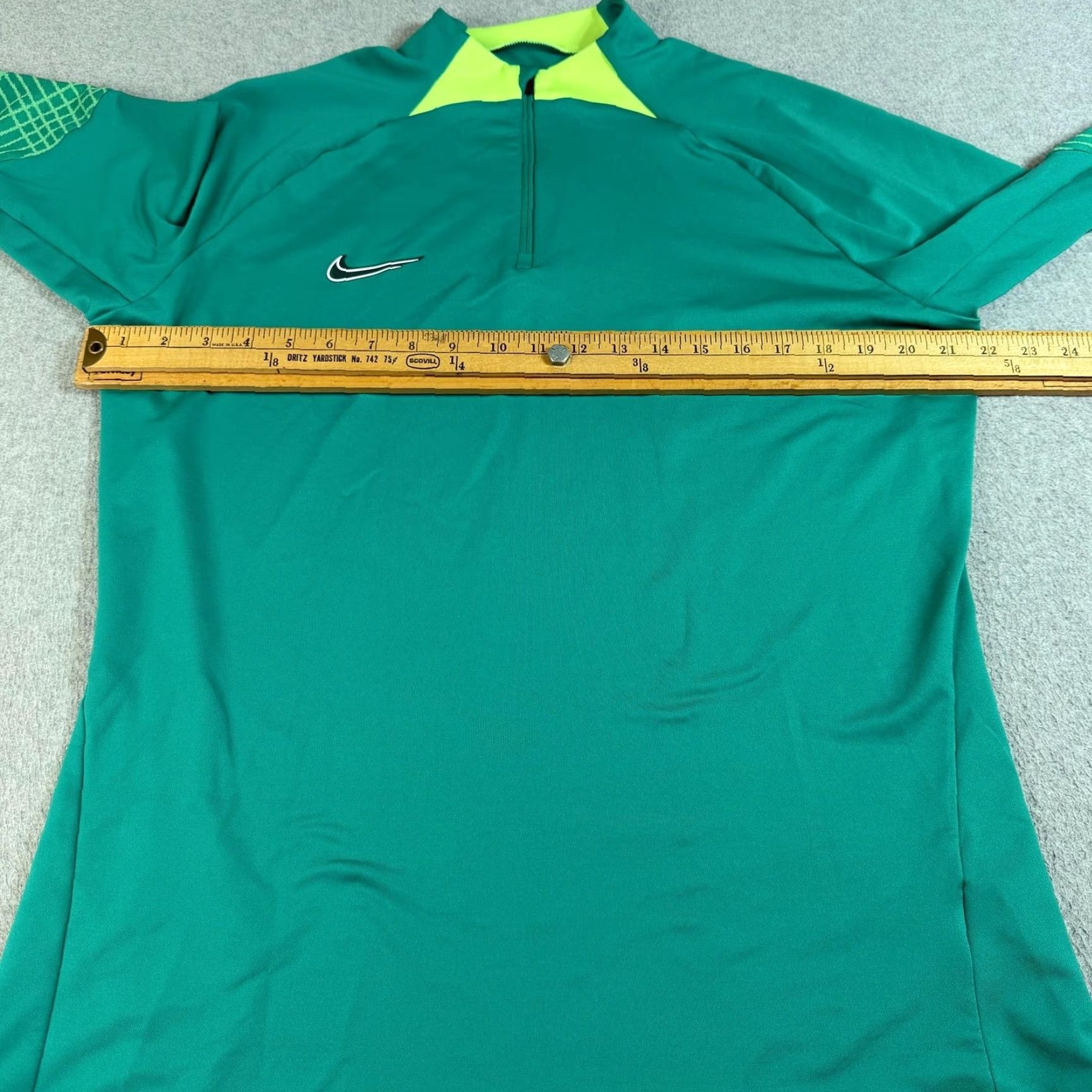Nike Nike Shirt Men XL Green 1/4 Zip Long Sleeve Pullover Soccer Training Gym Hiking Size US L / EU 52-54 / 3 - 6 Thumbnail