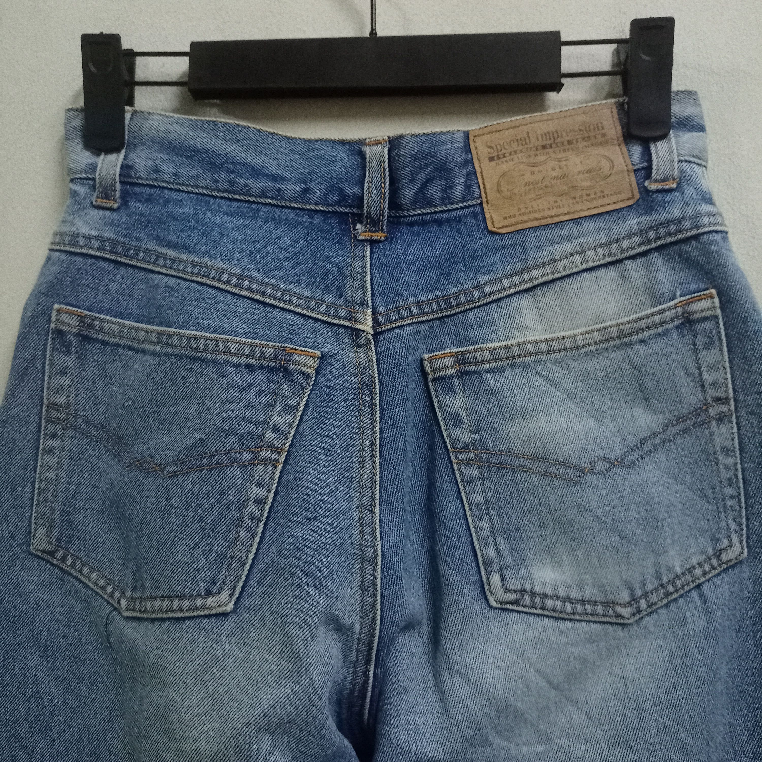 Japanese Brand Vintage Japanese Brand Blue Wash Distressed Flare Jeans Size US 26 / EU 42 - 7 Thumbnail