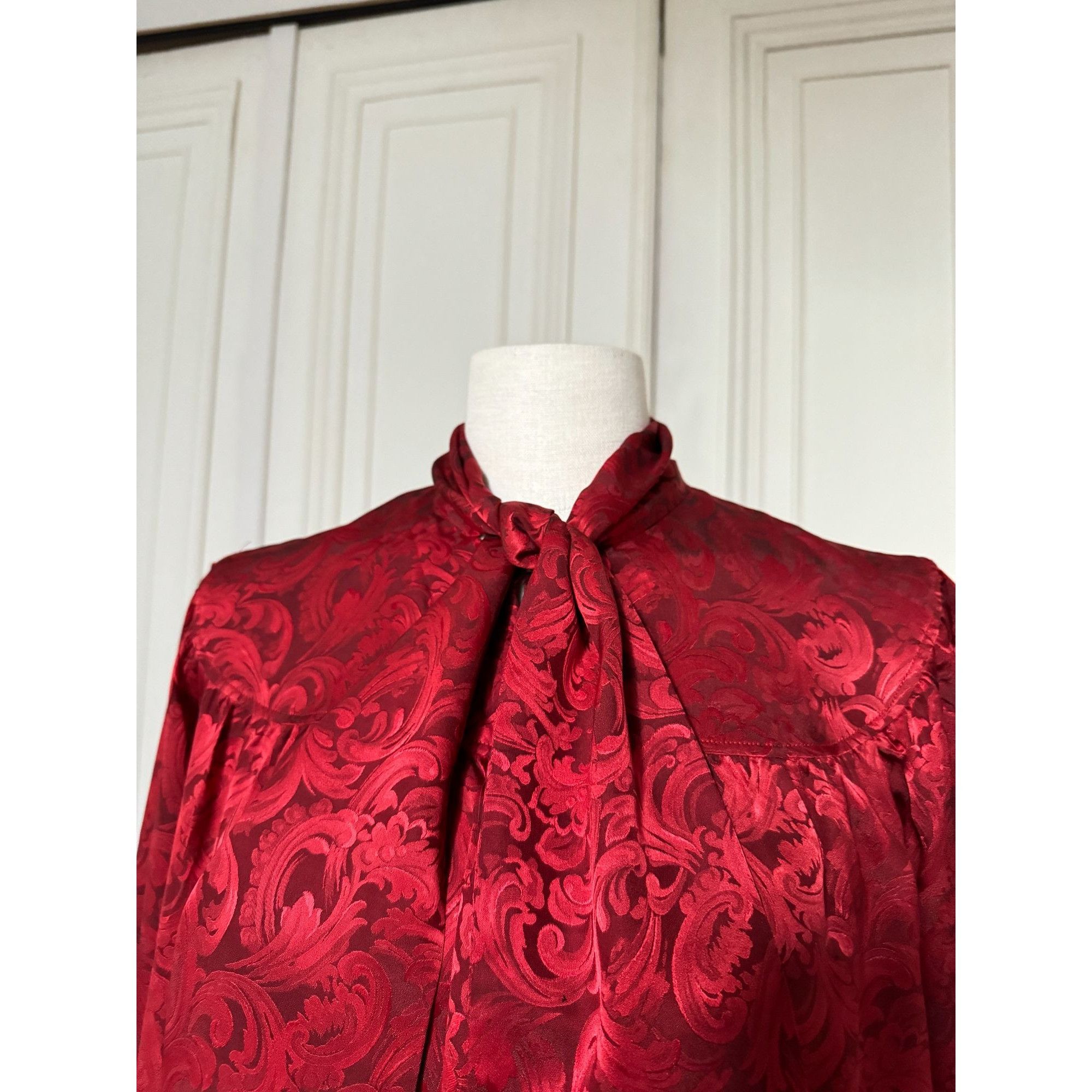 Yves Saint Laurent Red Silk Shirt with Built-In Scarf Size M / US 6-8 / IT 42-44 - 2 Thumbnail