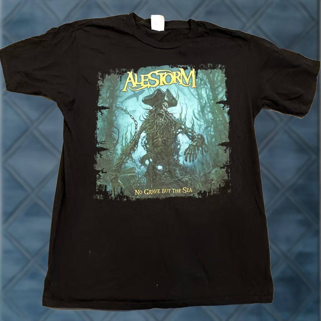 Port & Company Alestorm NO GRAVE BUT THE SEA Album Cover Black Graphic T Shrit M unisex Adults M Size US M / EU 48-50 / 2 - 1 Thumbnail