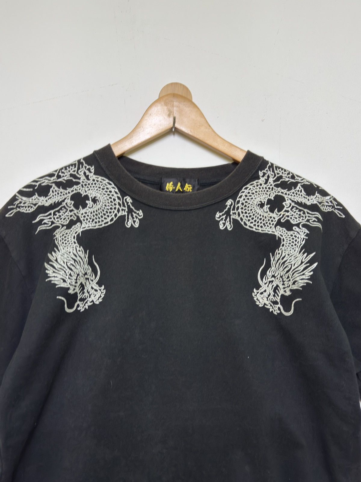 Japanese Brand Vintage Sukajan Dragon Print Faded Black T-Shirt Size M Size US M / EU 48-50 / 2 - 5 Thumbnail