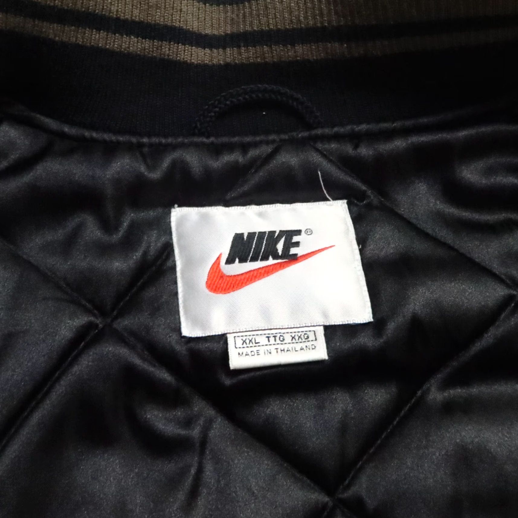 Nike VINTAGE Nike Swoosh Bomber Jacket 2XL Men Black 90s Size US XXL / EU 58 / 5 - 7 Thumbnail
