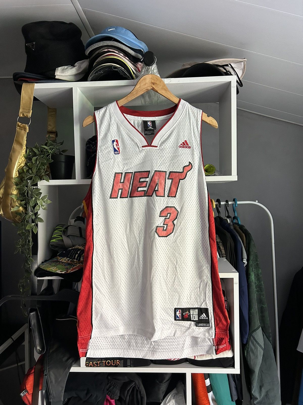 Adidas × NBA Vintage Miami Heat Dwyane Wade 3 NBA Adidas Stitched Jersey Size US S / EU 44-46 / 1 - 2 Thumbnail