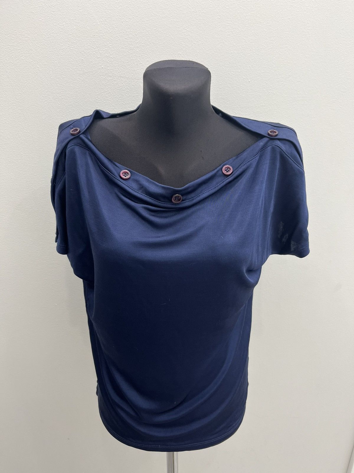 Alexander McQueen Alexander McQueen MCQ Buttons Tee Blouse Size M / US 6-8 / IT 42-44 - 1 Thumbnail