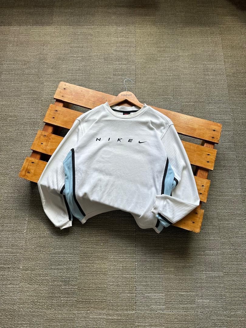 Nike VINTAGE NIKE SWEATSHIRT Size M / US 6-8 / IT 42-44 - 1 Thumbnail