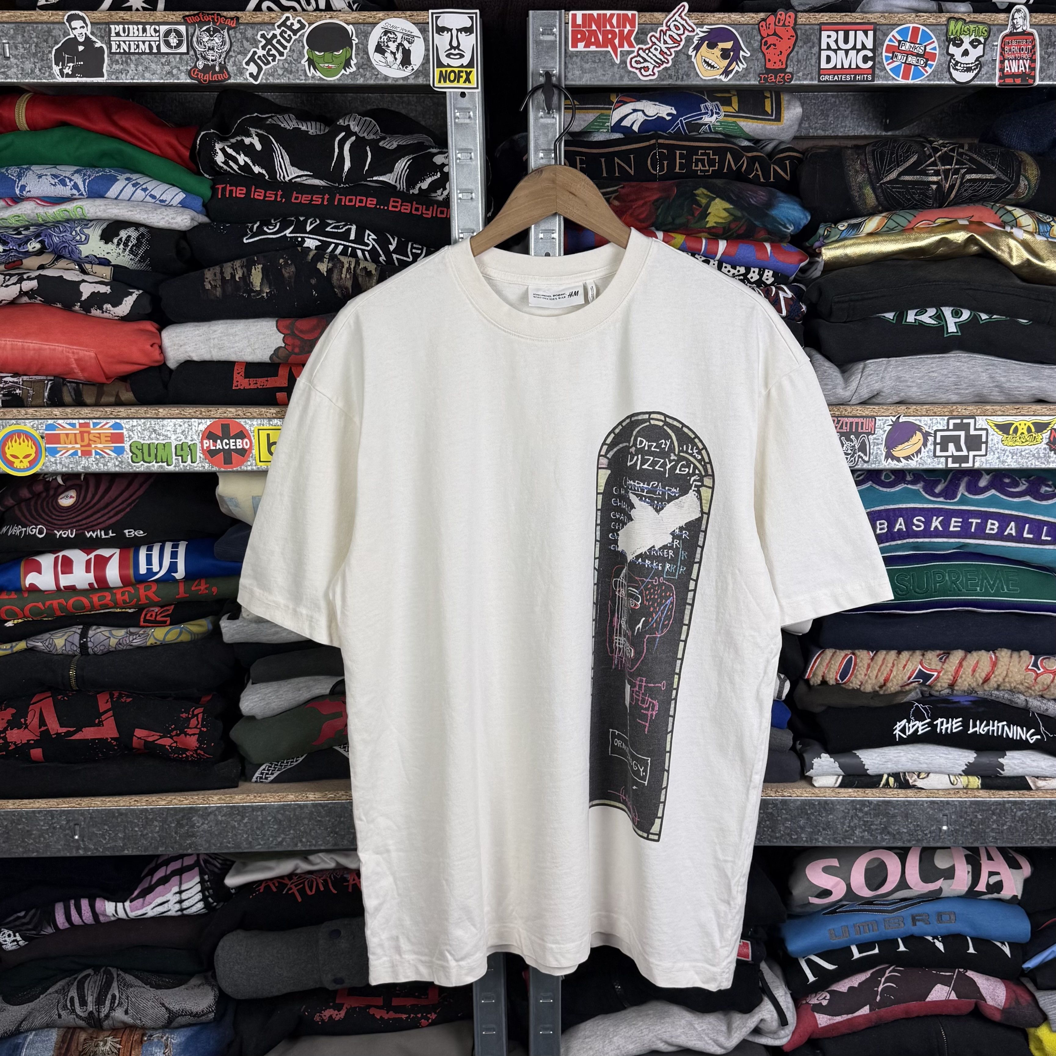 H&M × Jean-Michel Basquiat × Who Decides War WHO DECIDES WAR x BASQUIAT x H&M RELAXED FIT T-SHIRT Size US S / EU 44-46 / 1 - 4 Thumbnail