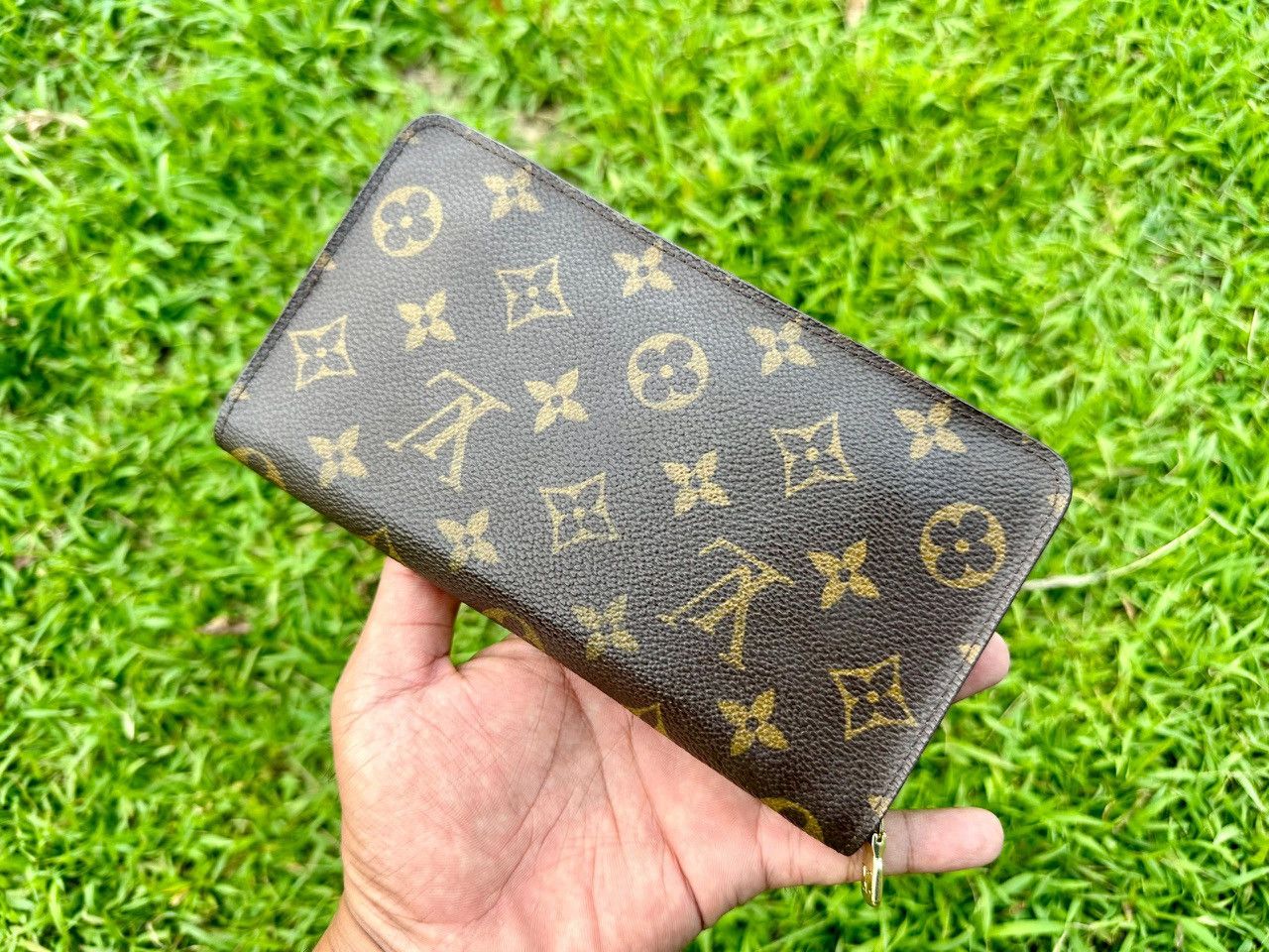 Louis Vuitton Authentic Louis Vuitton Monogram Canvas Zippy Wallet Size ONE SIZE - 2 Thumbnail