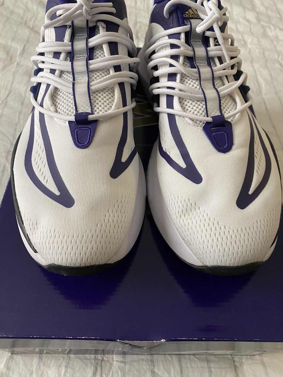 Adidas Adidas AlphaBoost V1 Washington Huskies Sz13 Size US 13 / EU 46 - 4 Thumbnail