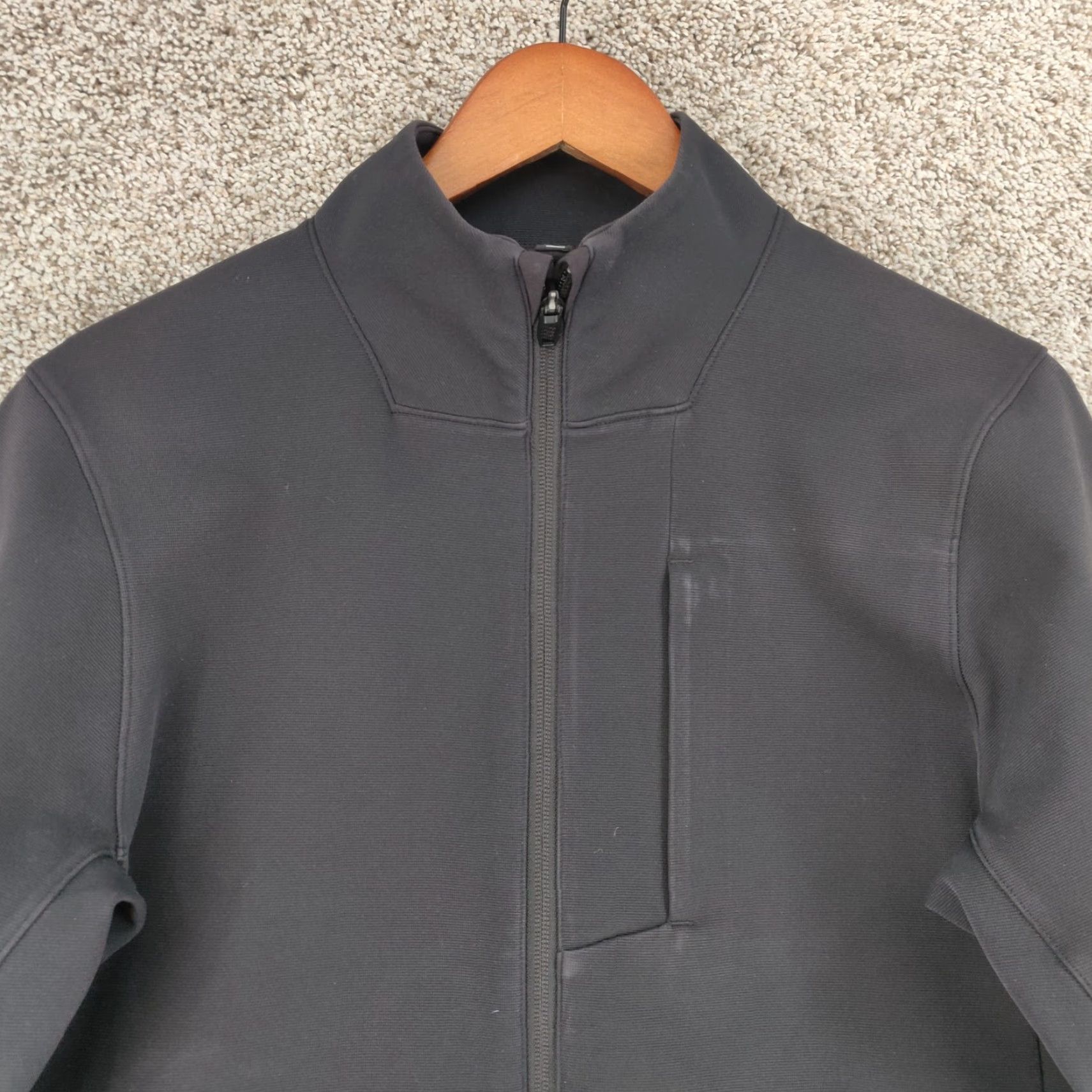 Lululemon Lululemon Sojourn Jacket Mens Small Black Full Zip Pockets Performance Size US S / EU 44-46 / 1 - 2 Thumbnail