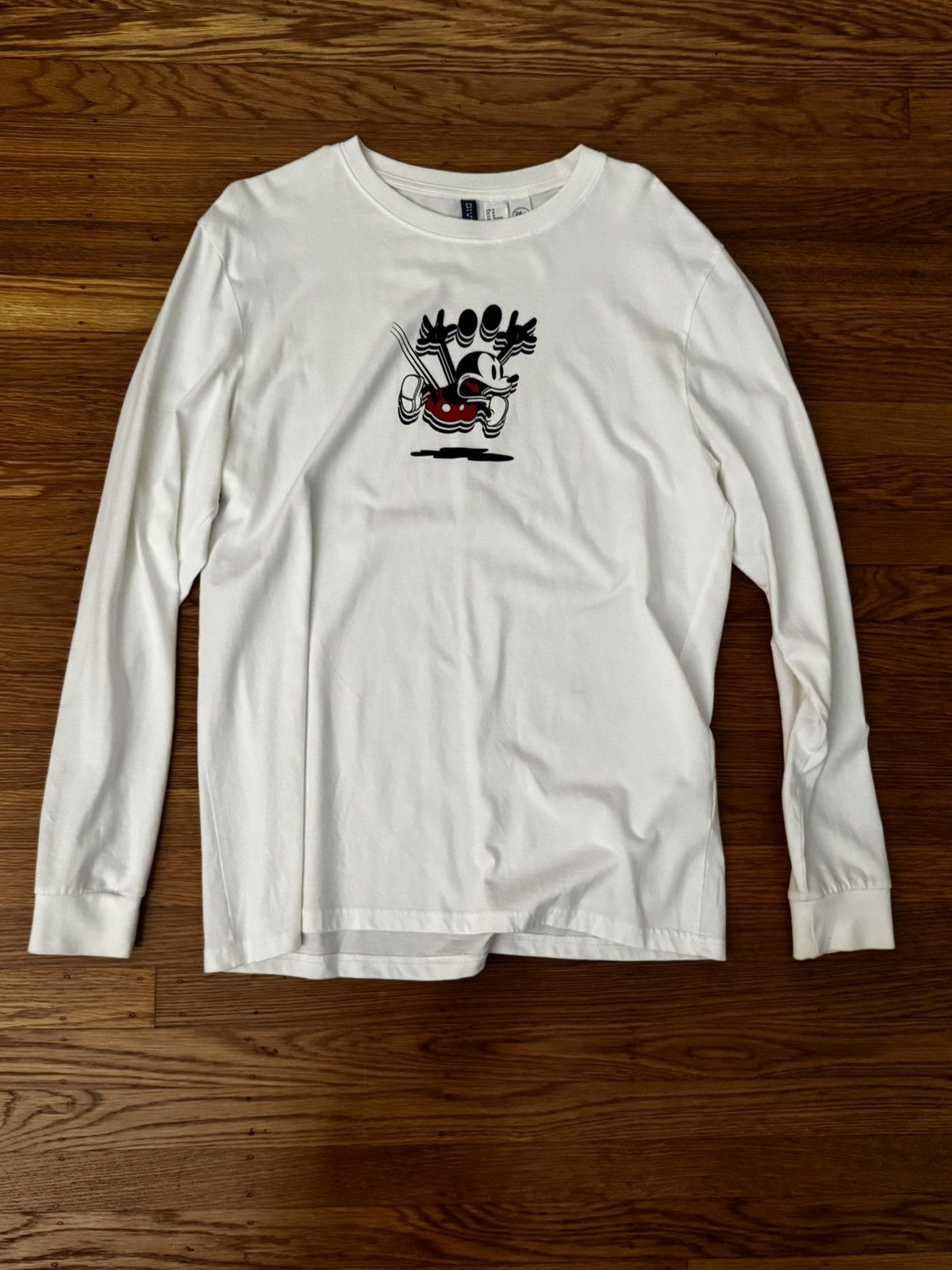 H&M H&M Disney Mickey Long Sleeve White - size Medium Size US M / EU 48-50 / 2 - 1 Thumbnail
