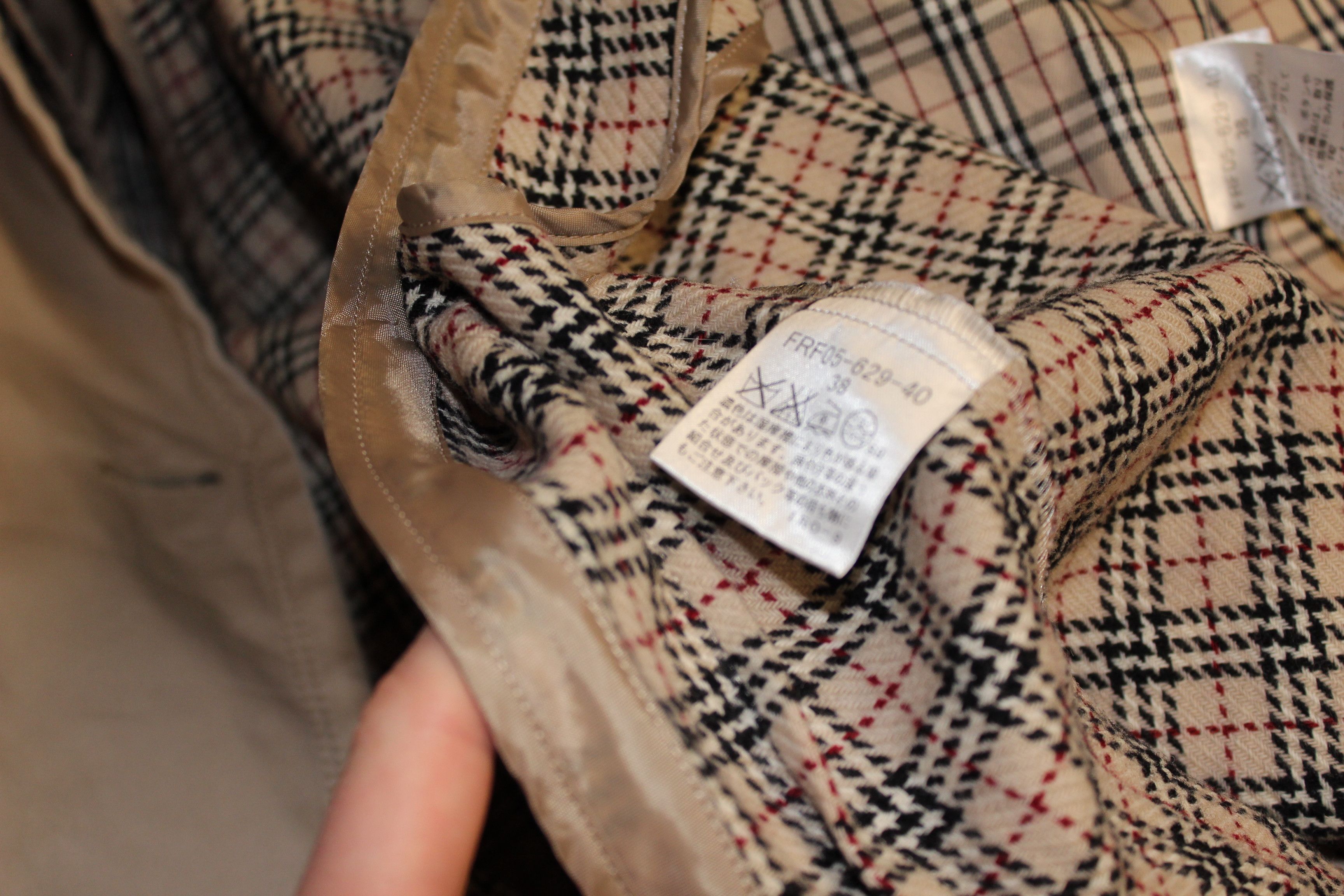 Burberry WOMEN'S BURBERRY Vintage Trench Coat Size M/L Size S / US 4 / IT 40 - 13 Thumbnail