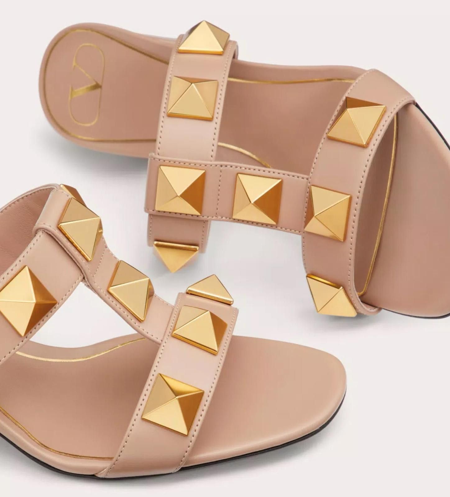 Other Valentino Roman Stud Slide Sandal Size US 7.5 / IT 37.5 - 5 Thumbnail