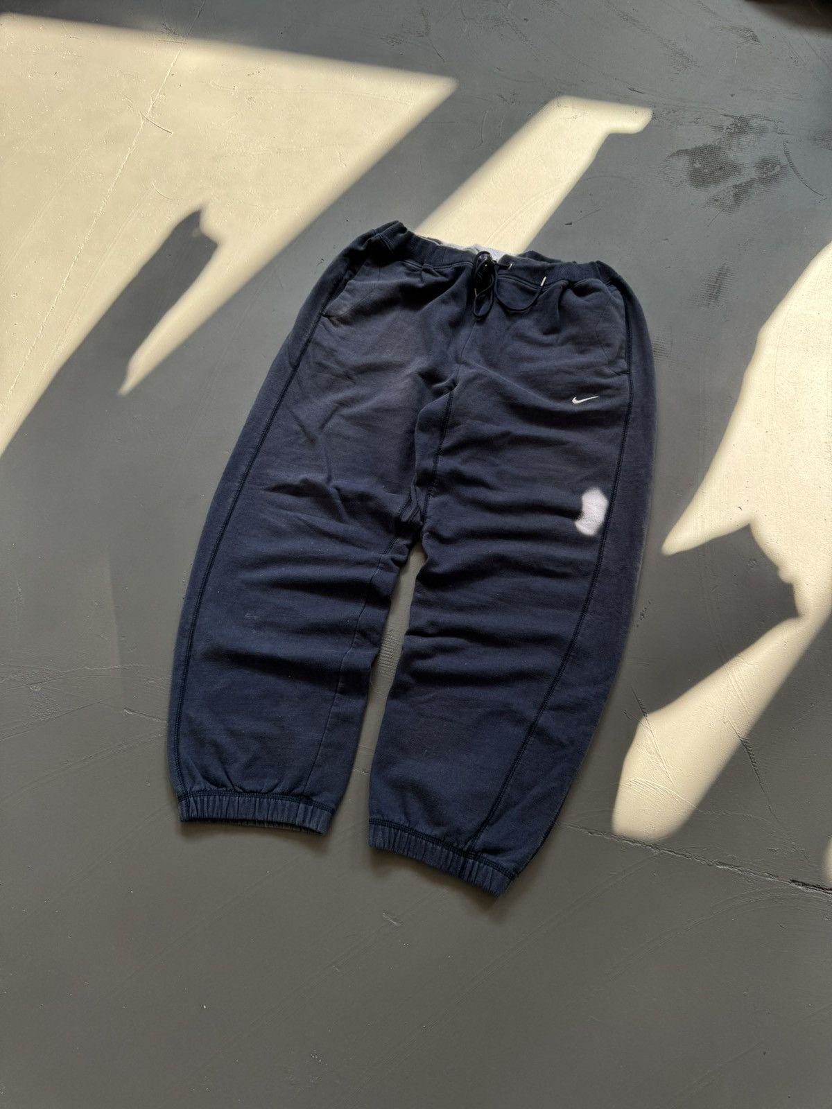 Vintage NIKE VINTAGE BASIC LOGO OVERSIZE BAGGY PANTS Size US 34 / EU 50 - 1 Thumbnail