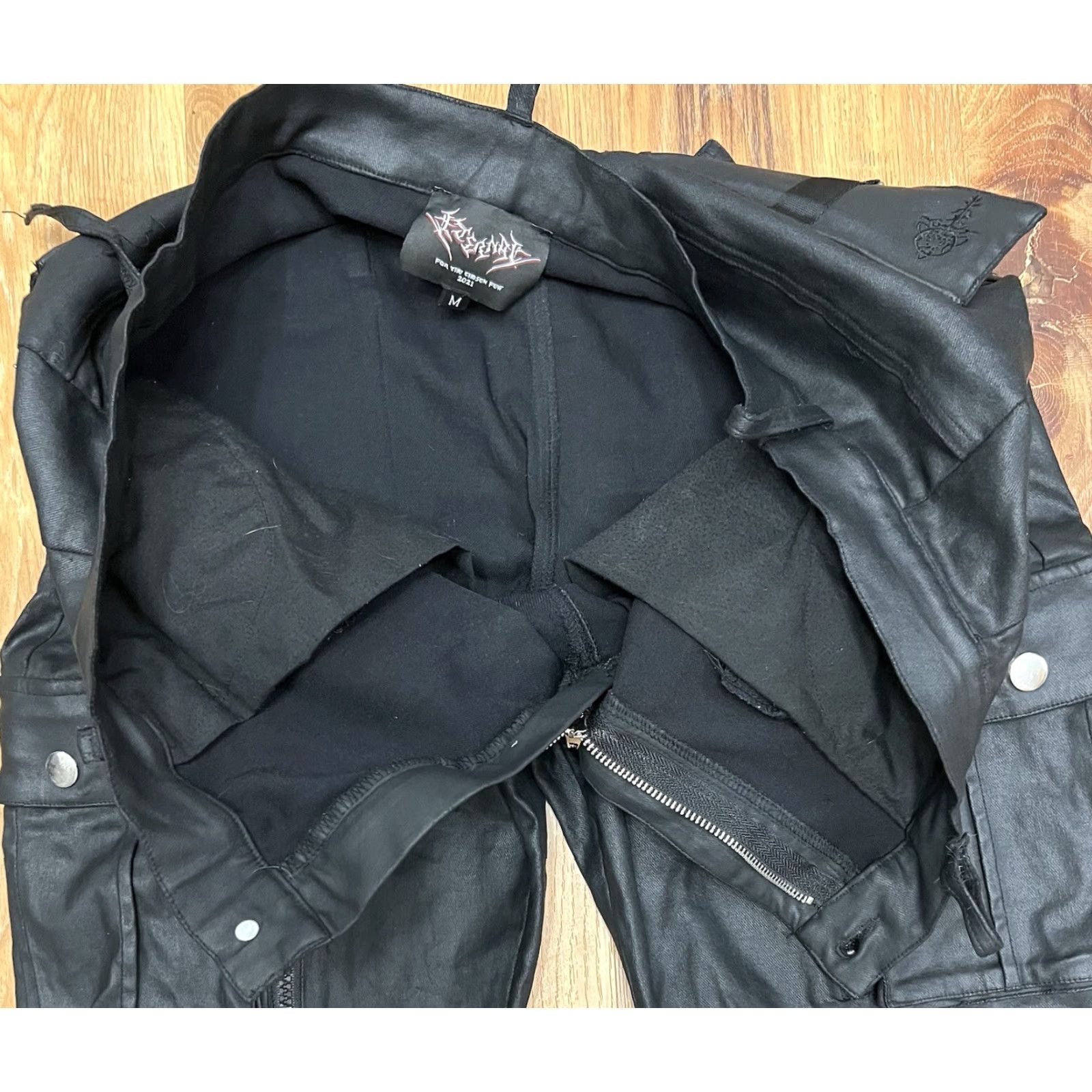 Vintage VINTAGE Eternal Men's Leather Black Cargo Pants M Goth Raver Skater 90s Biker Punk Rock City Horror Halloween Dress Pants Size US 31 - 7 Thumbnail
