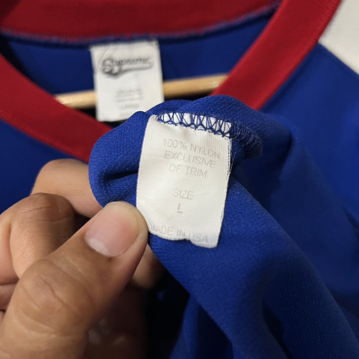 Supreme Vintage Supreme 2002 - large Size US L / EU 52-54 / 3 - 5 Thumbnail