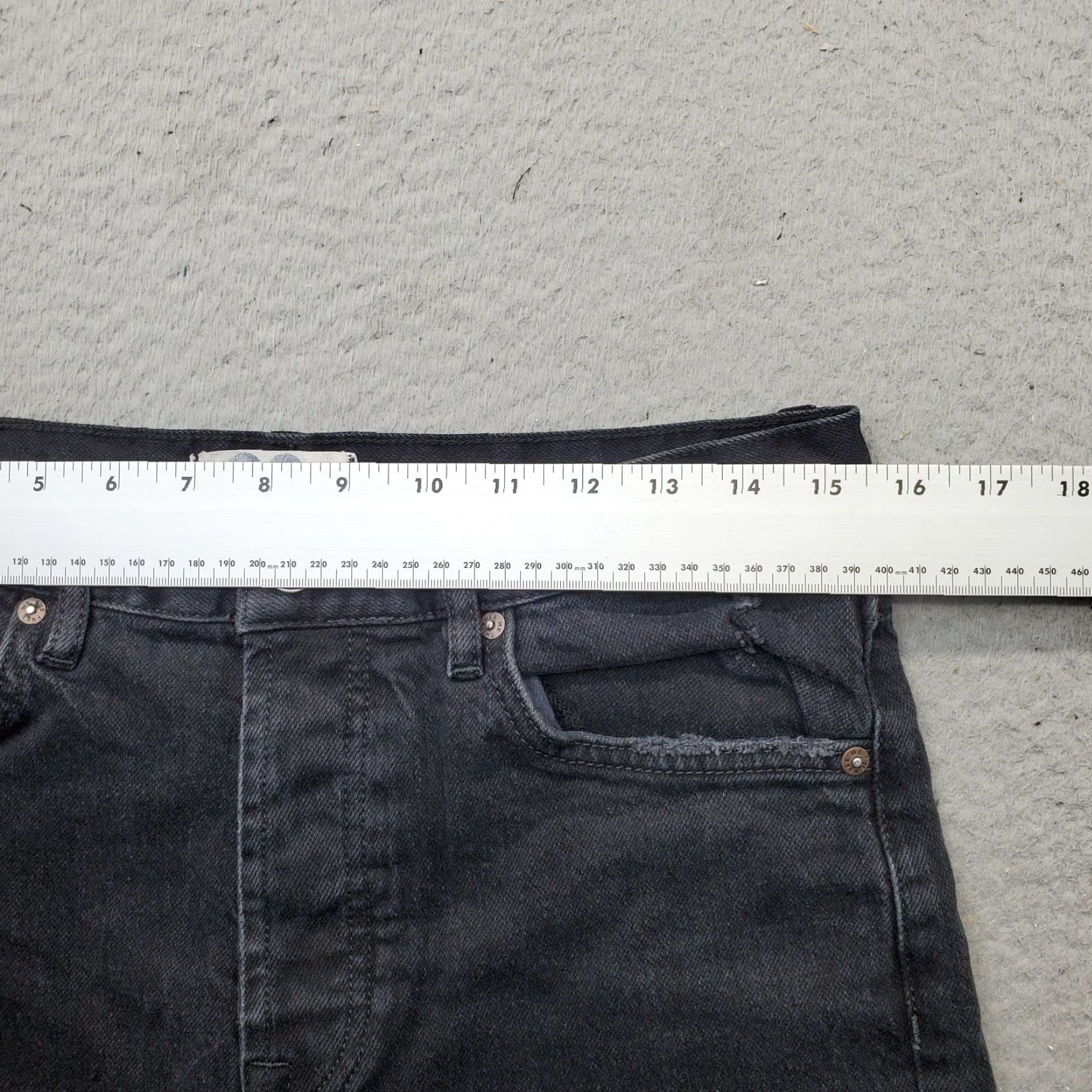 Free People Free People Jeans Women’s 28 Black Denim Straight Leg Button Fly Jeans, 27.75 Inseam, Dark Wash, Pockets, Regular 31 Waist, Pre-owned Size 28" / US 6 / IT 42 - 6 Thumbnail