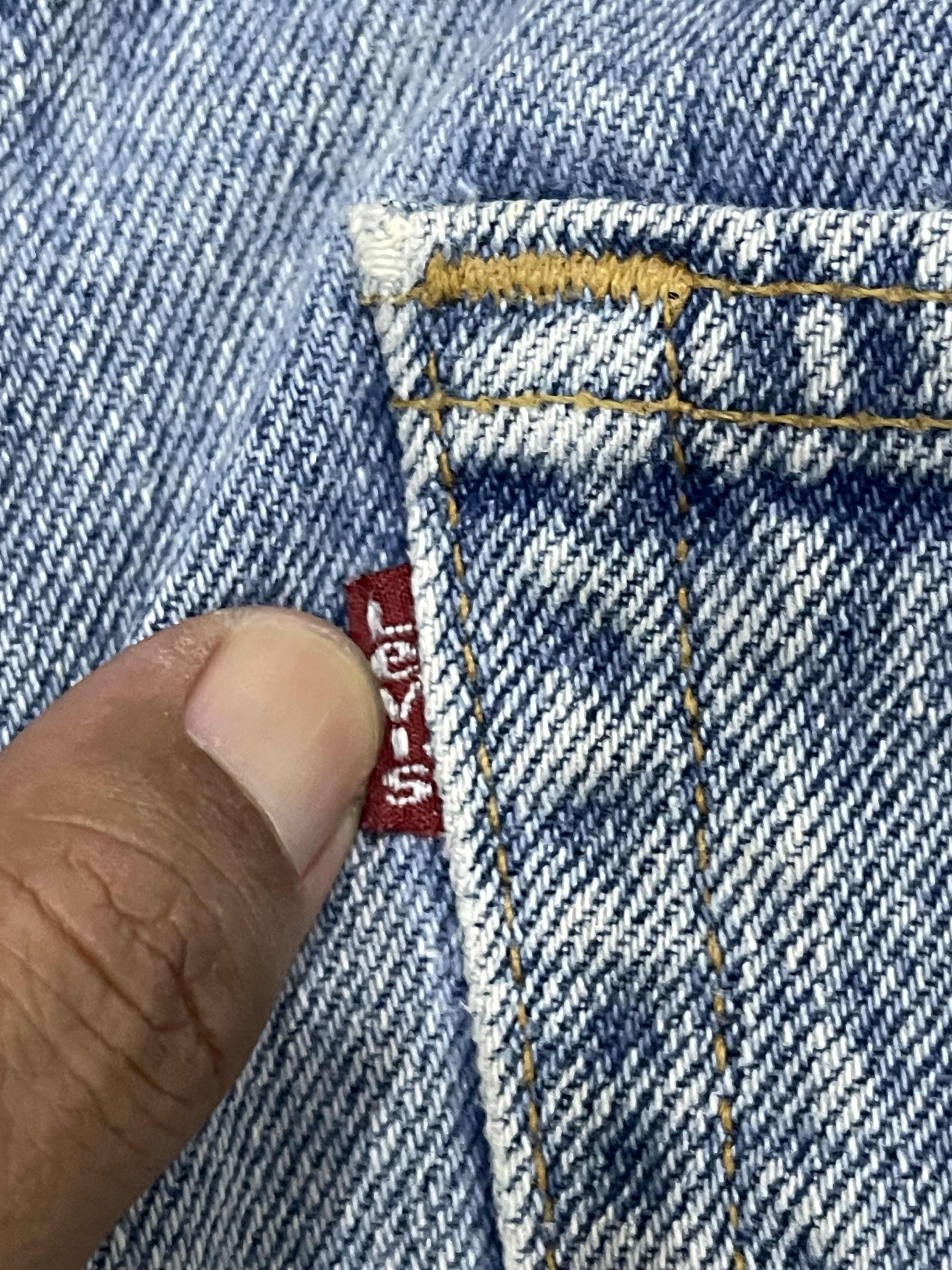 Levi's × Vintage VINTAGE 90s LEVI'S 560 BAGGY DENIM JEANS CROPPED SHORT Size US 33 - 5 Thumbnail