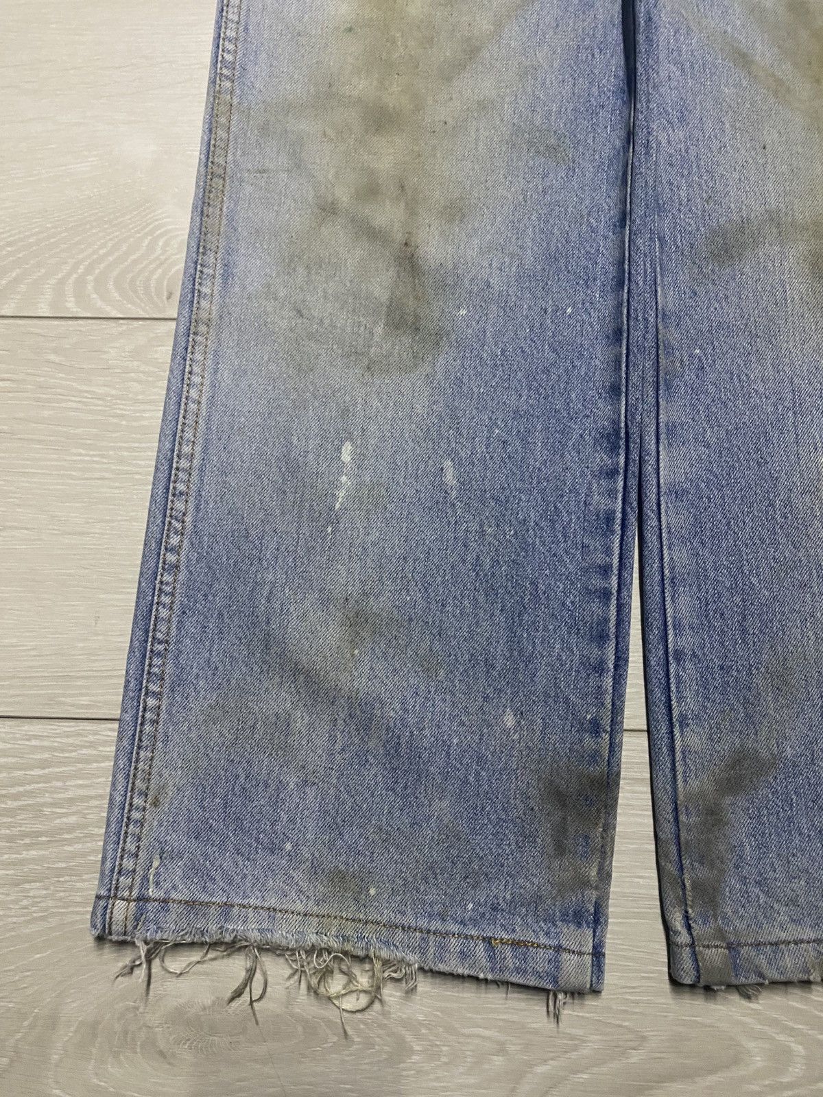 Japanese Brand Vintage Bee Bell Dirty Mud Wash Distressed Baggy Jeans Size US 31 - 9 Thumbnail