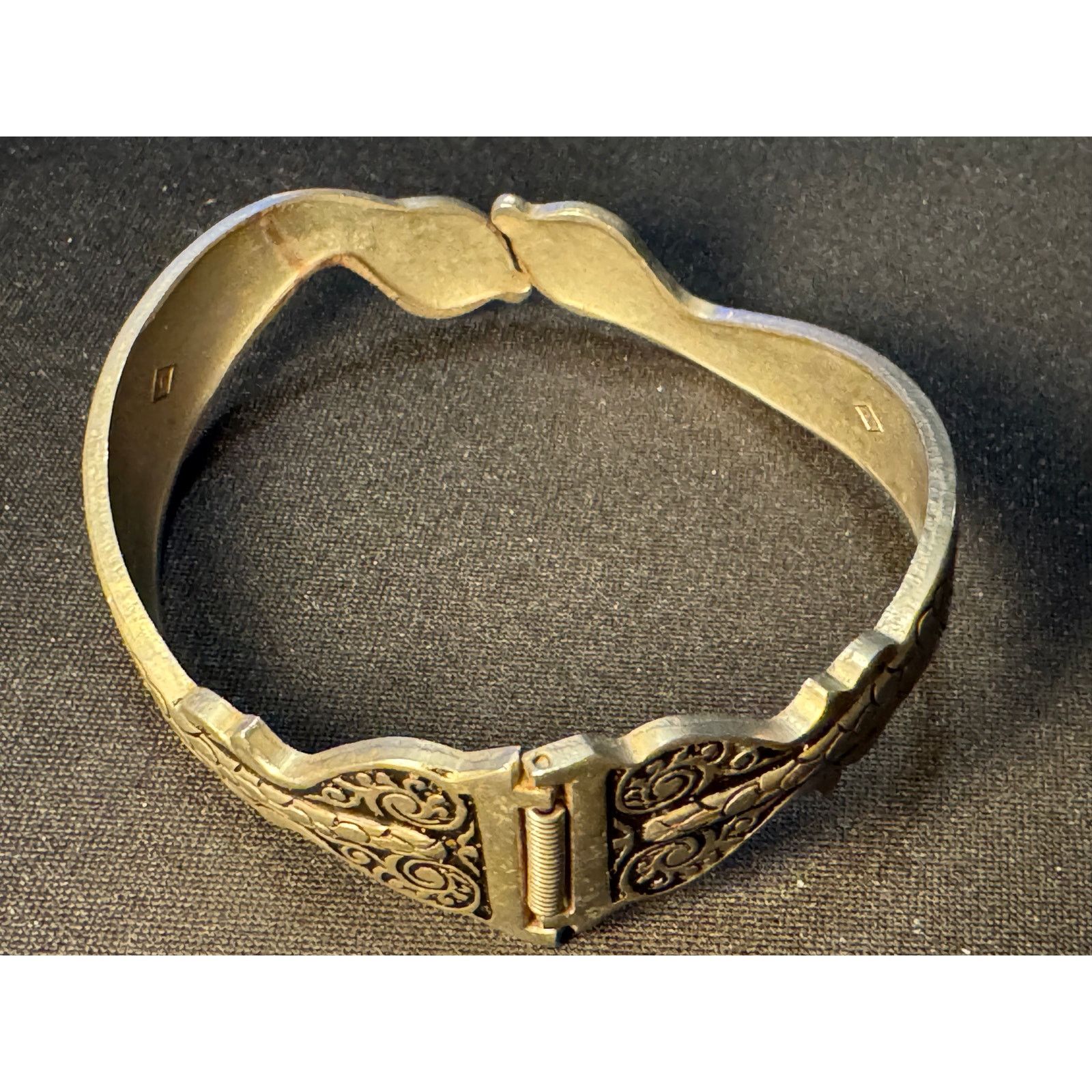 Other Silver Tone Hinged Snake Bracelet Etched Vintage 7in Size ONE SIZE - 3 Thumbnail