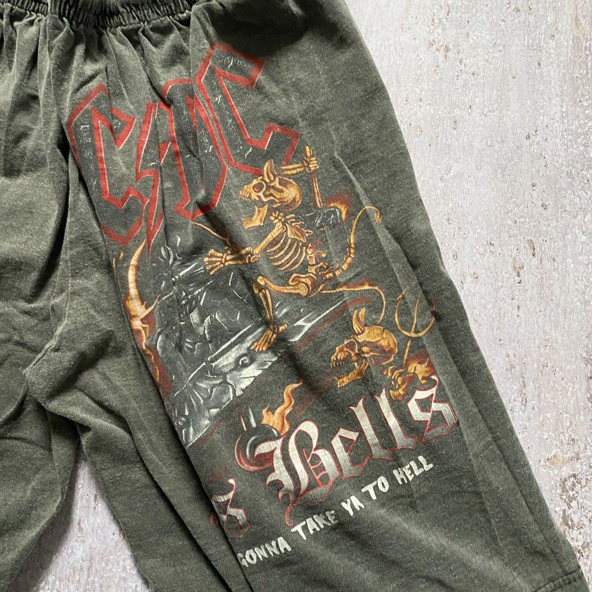 Band Tees × Vintage VINTAGE 90S AMAZING FADED AC/DC BAND SHORTS 278 Size US 34 / EU 50 - 5 Thumbnail