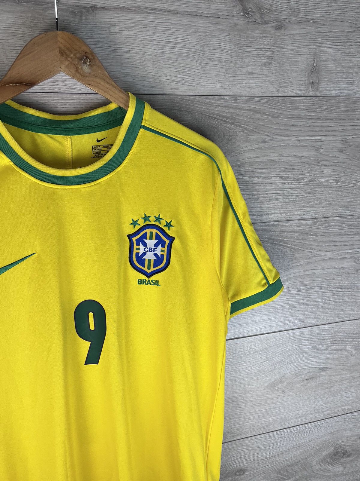Vintage men’s soccer jersey Brazil 🇧🇷 Ronaldo #9 size M