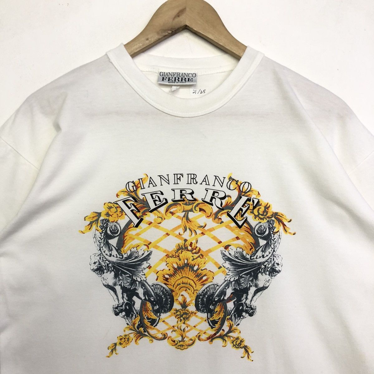 Designer × Gianfranco Ferre × Vintage Vintage Gianfranco Ferre Italian Designer Tshirt Size US M / EU 48-50 / 2 - 2 Thumbnail