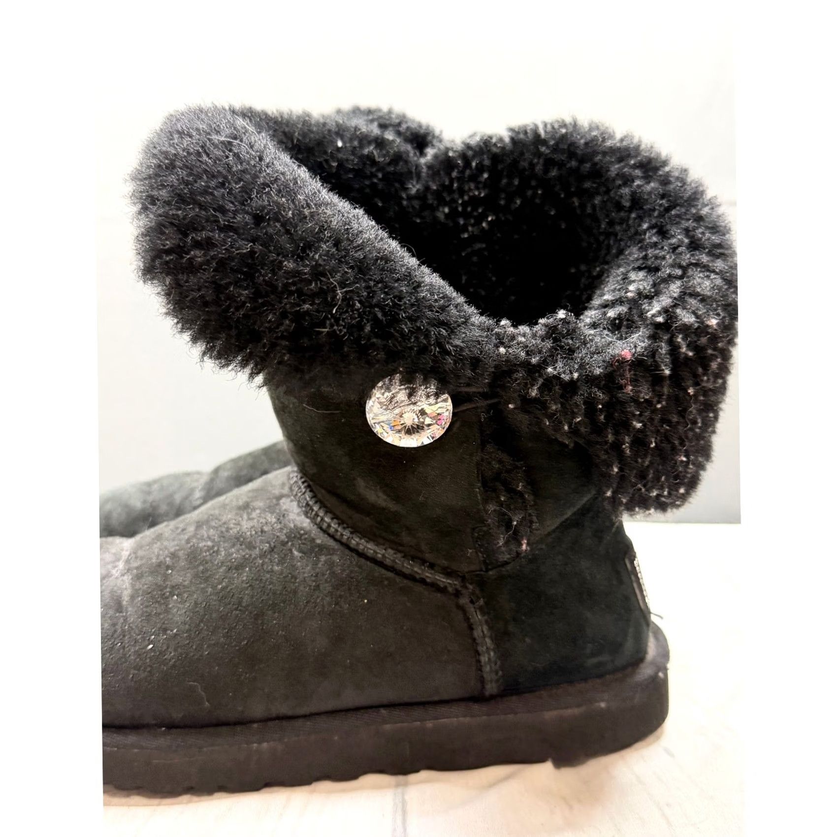 Ugg UGG Bailey Button Boots Womens Black Suede Shearling Mid-Calf Size 8 Size US 8 / IT 38 - 3 Thumbnail