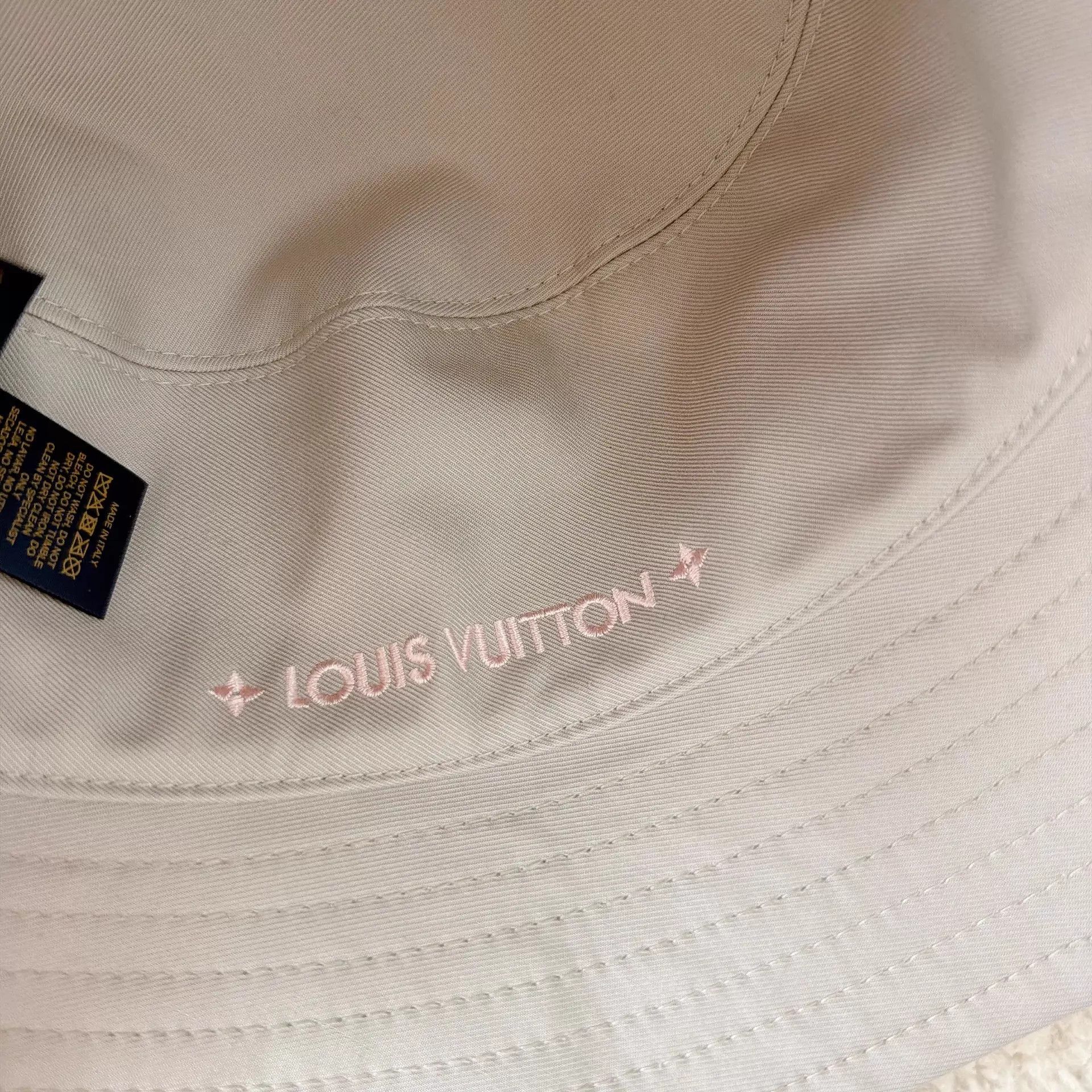 Louis Vuitton Louis Vuitton pink 2-sided monogram bucket hat Size ONE SIZE - 6 Thumbnail