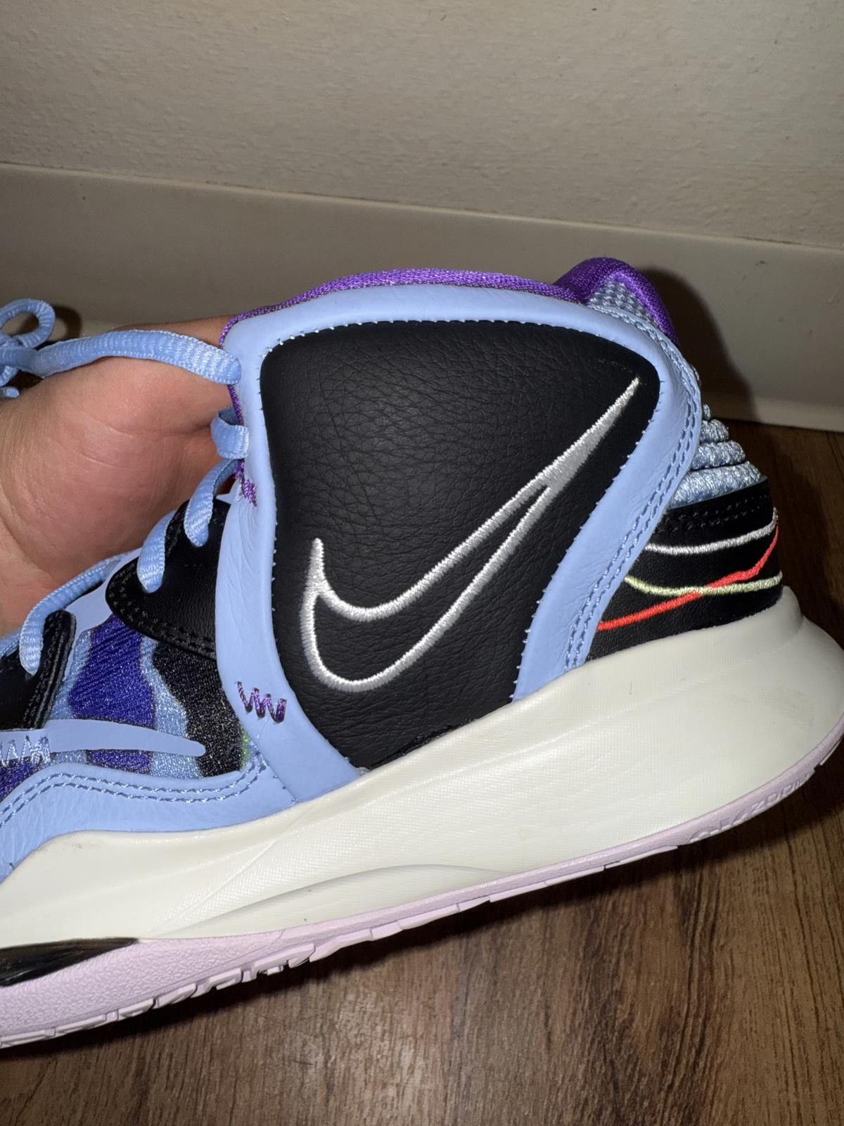 Nike Nike Kyrie Infinity Aluminum Black Size US 5 / EU 37 - 10 Thumbnail