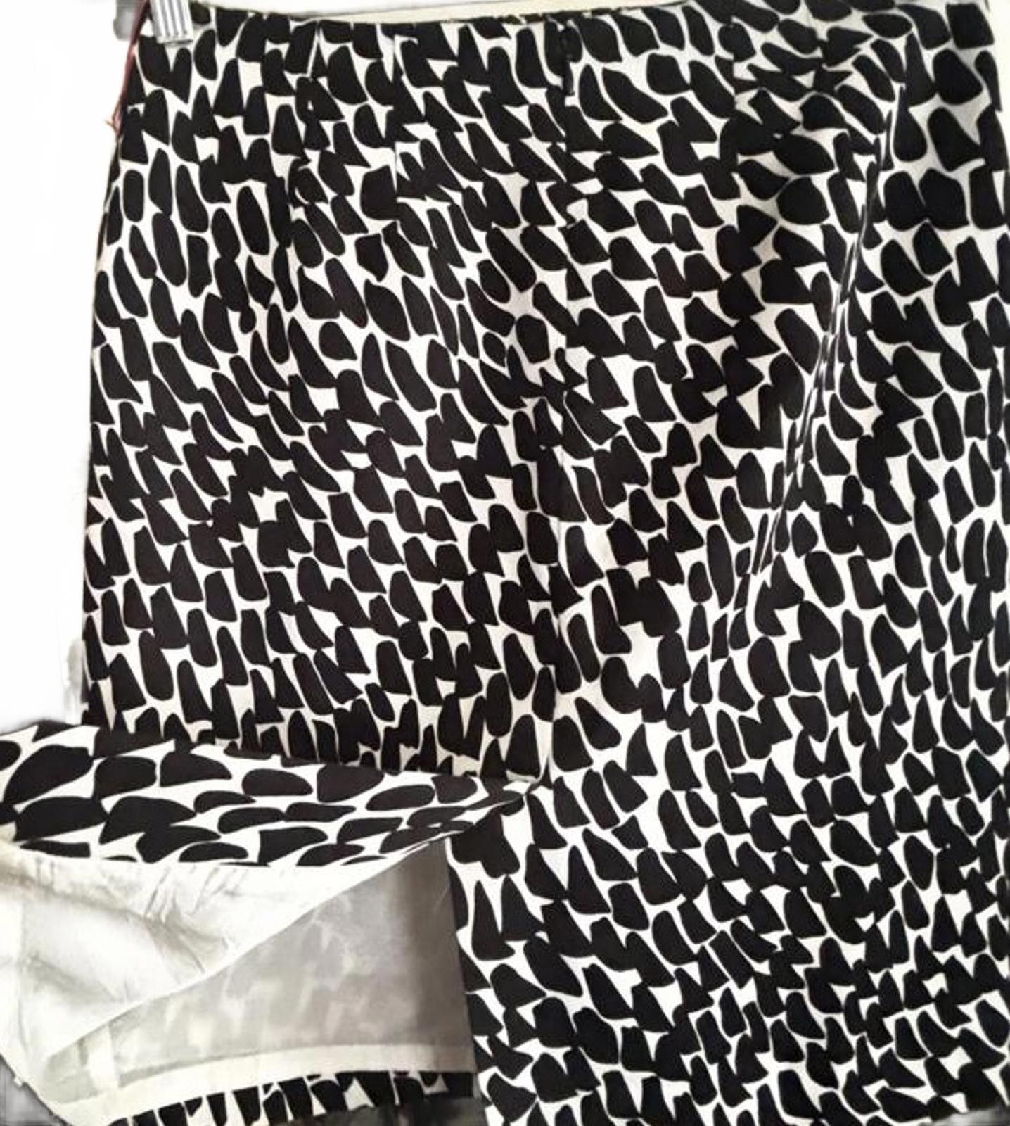Ann Taylor Ann Taylor Black and White Patterned Pencil Skirt Size 25" / US 0 / IT 36 - 8 Thumbnail