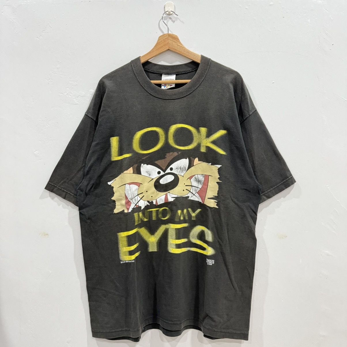Vintage 1996 Looney Tunes Tazmania Cartoon Tee