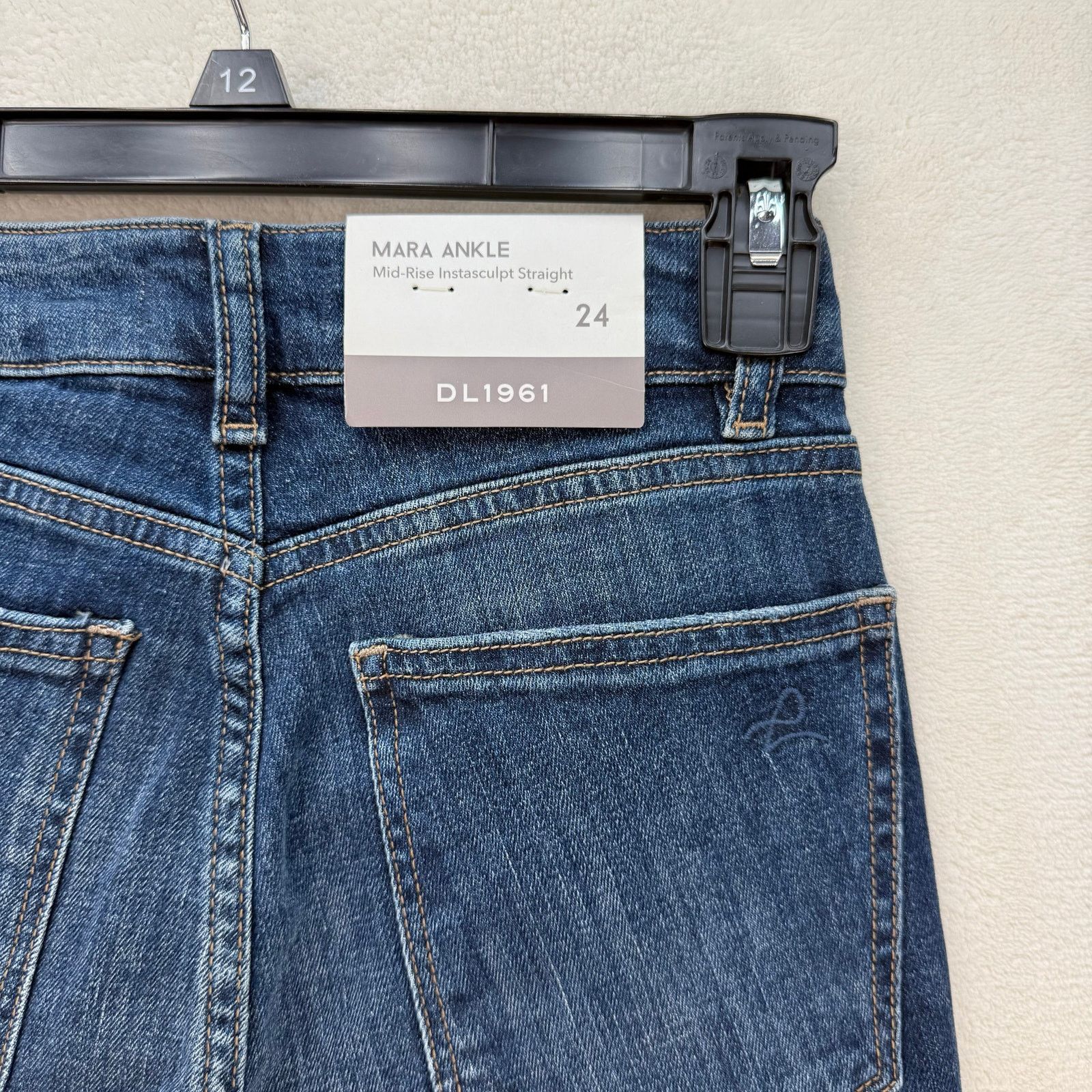 DL1961 DL1961 WOMEN'S 24 MARA HIGH RISE STRAIGHT FIT ANKLE JEANS SA Size 24" / US 00 / IT 34 - 8 Thumbnail