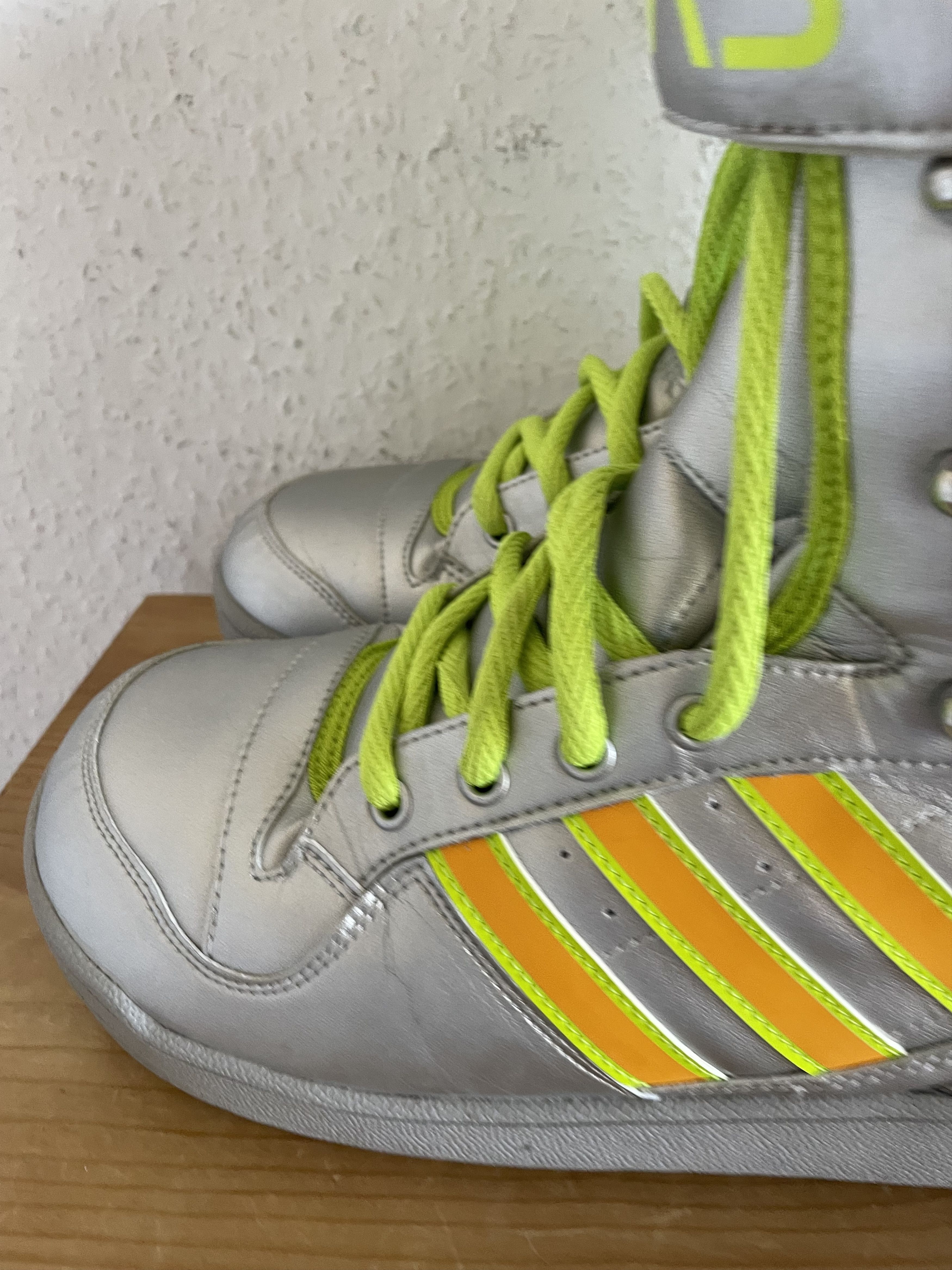 Adidas × Jeremy Scott JS Snow Moon Boot Silver Neon Size US 9.5 / EU 42-43 - 8 Thumbnail