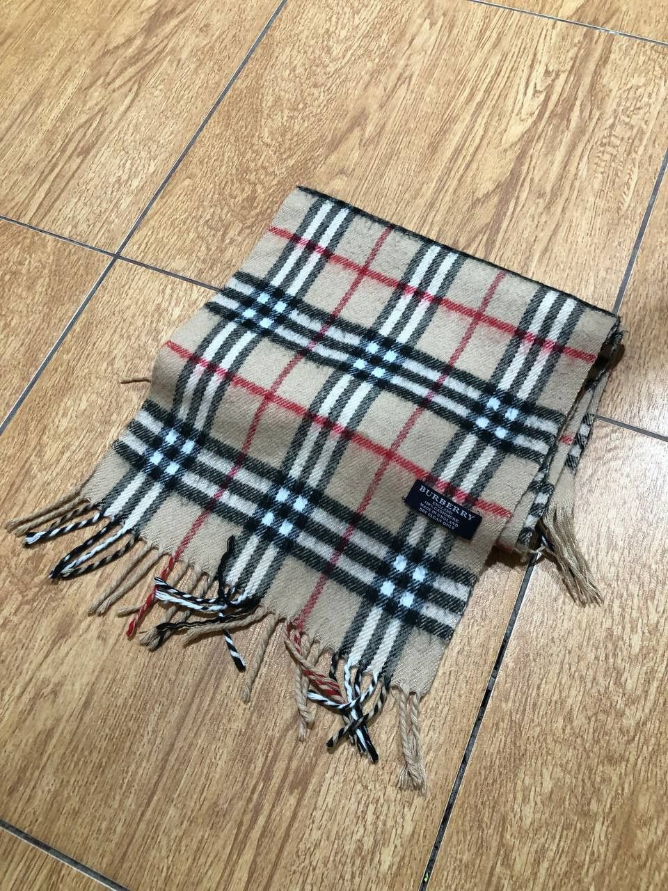 Burberry Vintage Burberry Classic Beige Cashmere Wide Scarf Size ONE SIZE - 7 Thumbnail