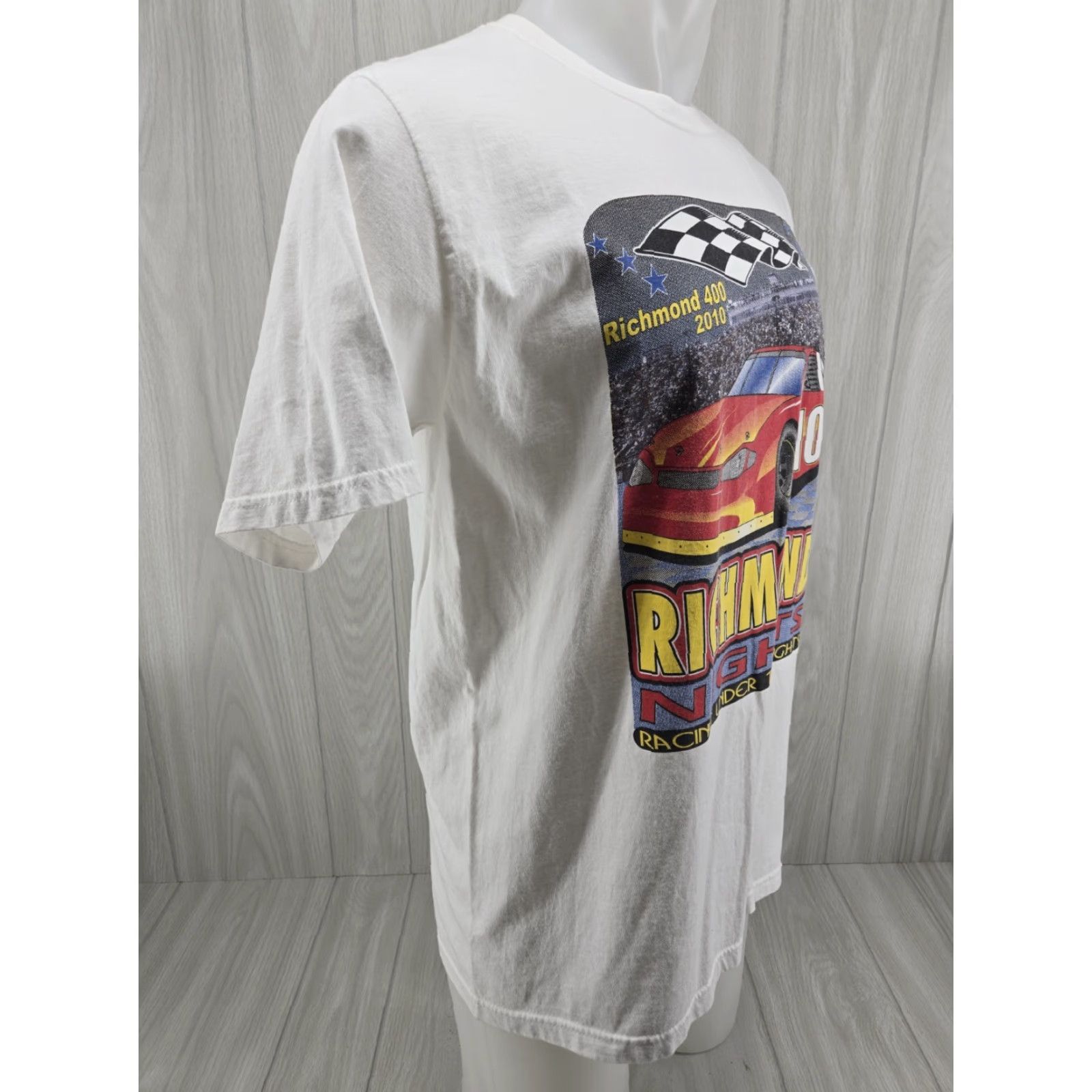 Nike VINTAGE Nike T-Shirt Men's Large Richmond Raceway 400 2010 White Cotton Blend Graphic Print Logo Short Sleeve Crew Neck All Seasons Men Size US L / EU 52-54 / 3 - 6 Thumbnail