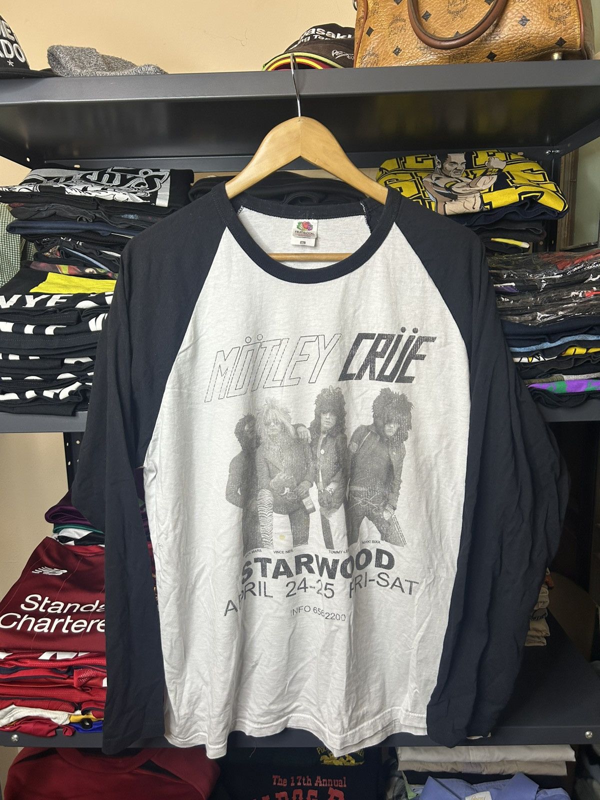 Band Tees Mötley Crüe Starwood April 24–25 Raglan Tour Tee Size US XL / EU 56 / 4 - 1 Thumbnail
