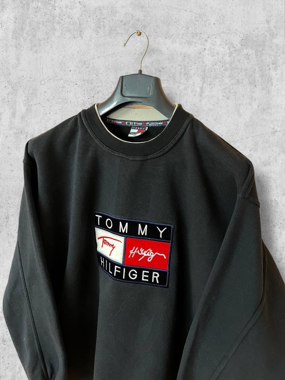 Vintage Tommy Hilfiger Sweatshirt long sleeve logo heavy co