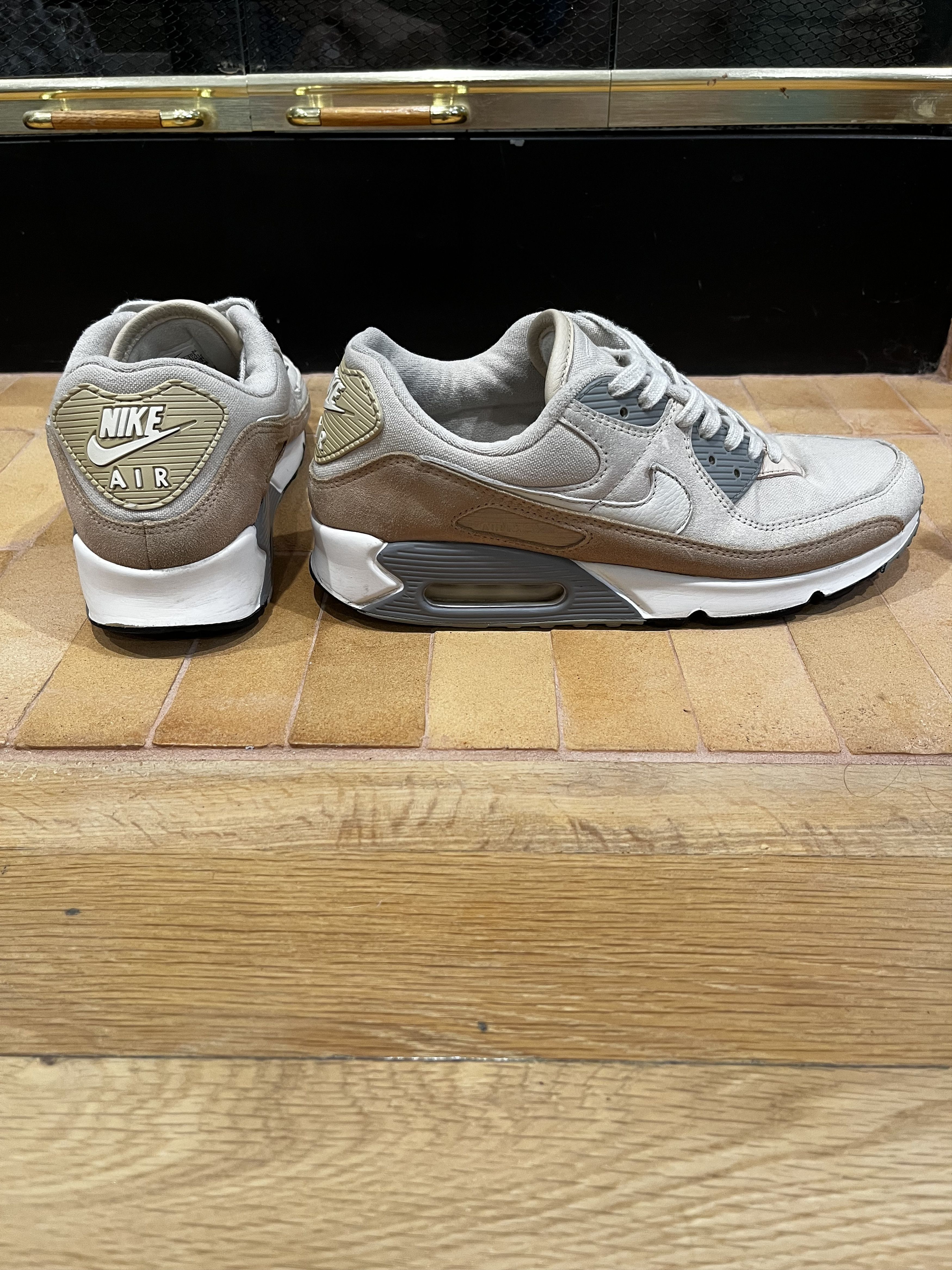 Nike NIKE AIR MAX 90 PREMIUM SANDDRIFT 9.5 DA1641-201 SAND DRIFT Size US 9.5 / EU 42-43 - 8 Thumbnail